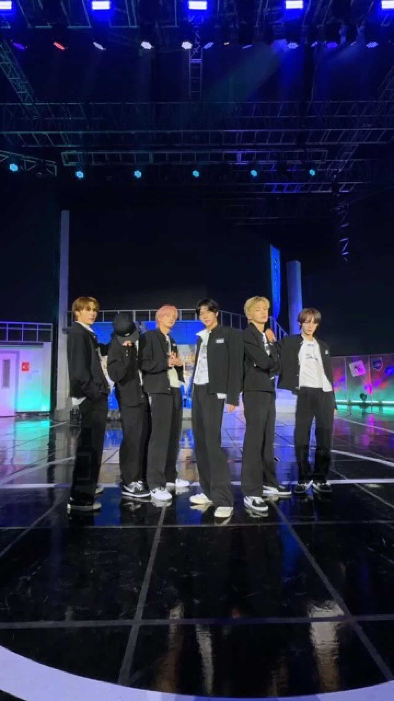 TWS'nin "검은 그림자 내 안에 깨어나" Şiir Paylaşımı: Sanat ve Fan Kültürü Buluşması