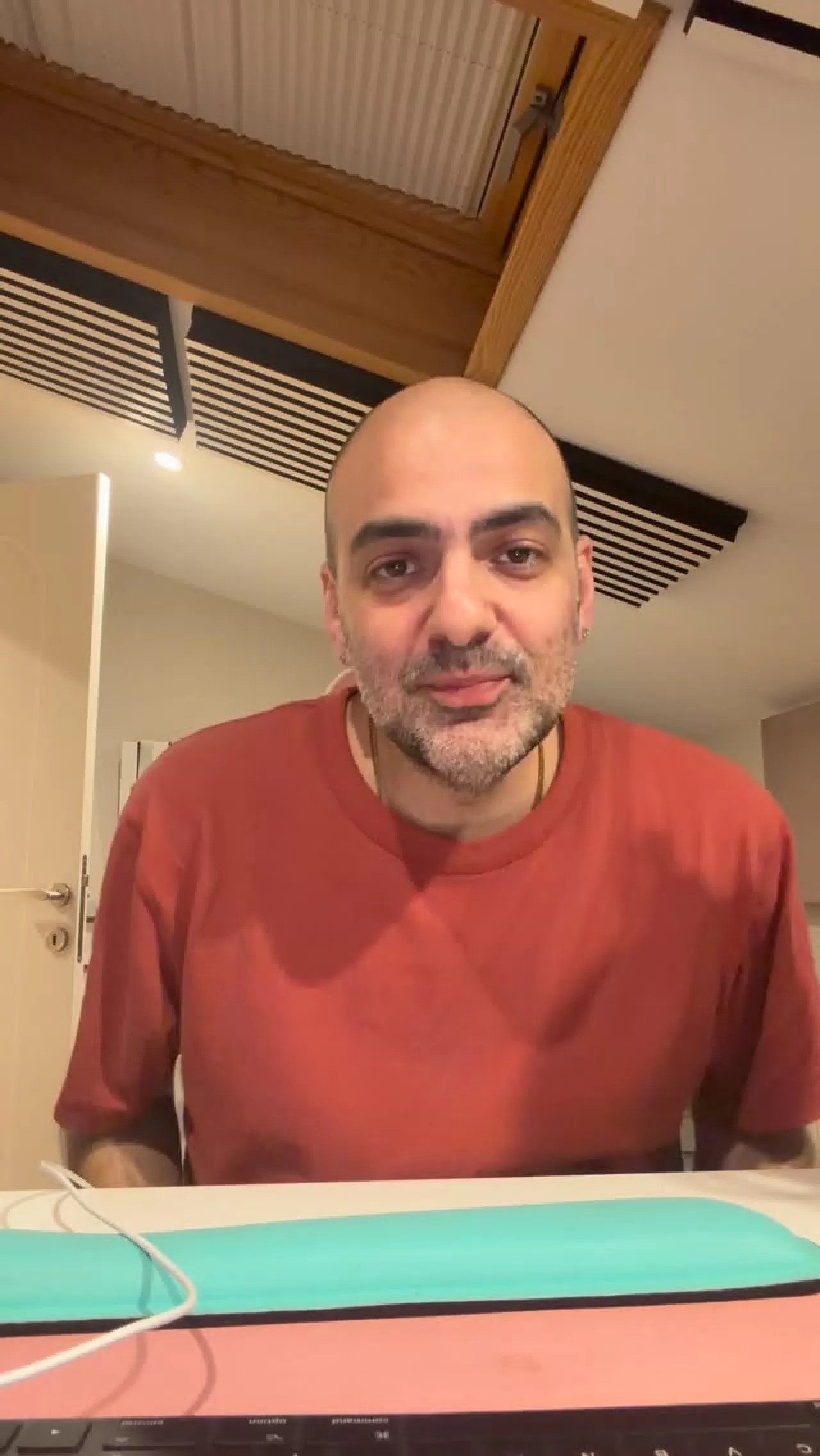 Apple AirPods Max 2 Türkiye'de Satışa Sunuldu