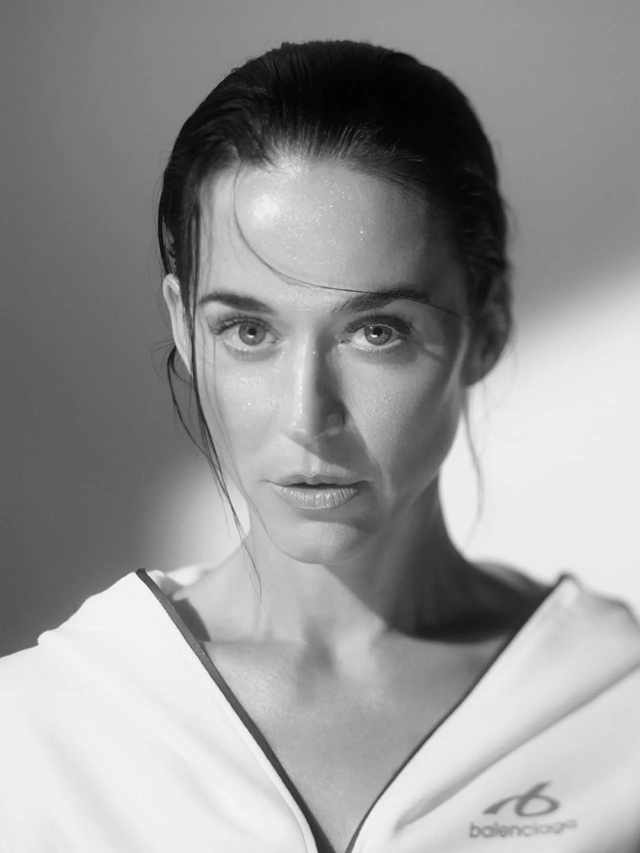 Balenciaga'nın Radar Sneaker Kampanyasında Katy Perry'den Disiplin Sözleri