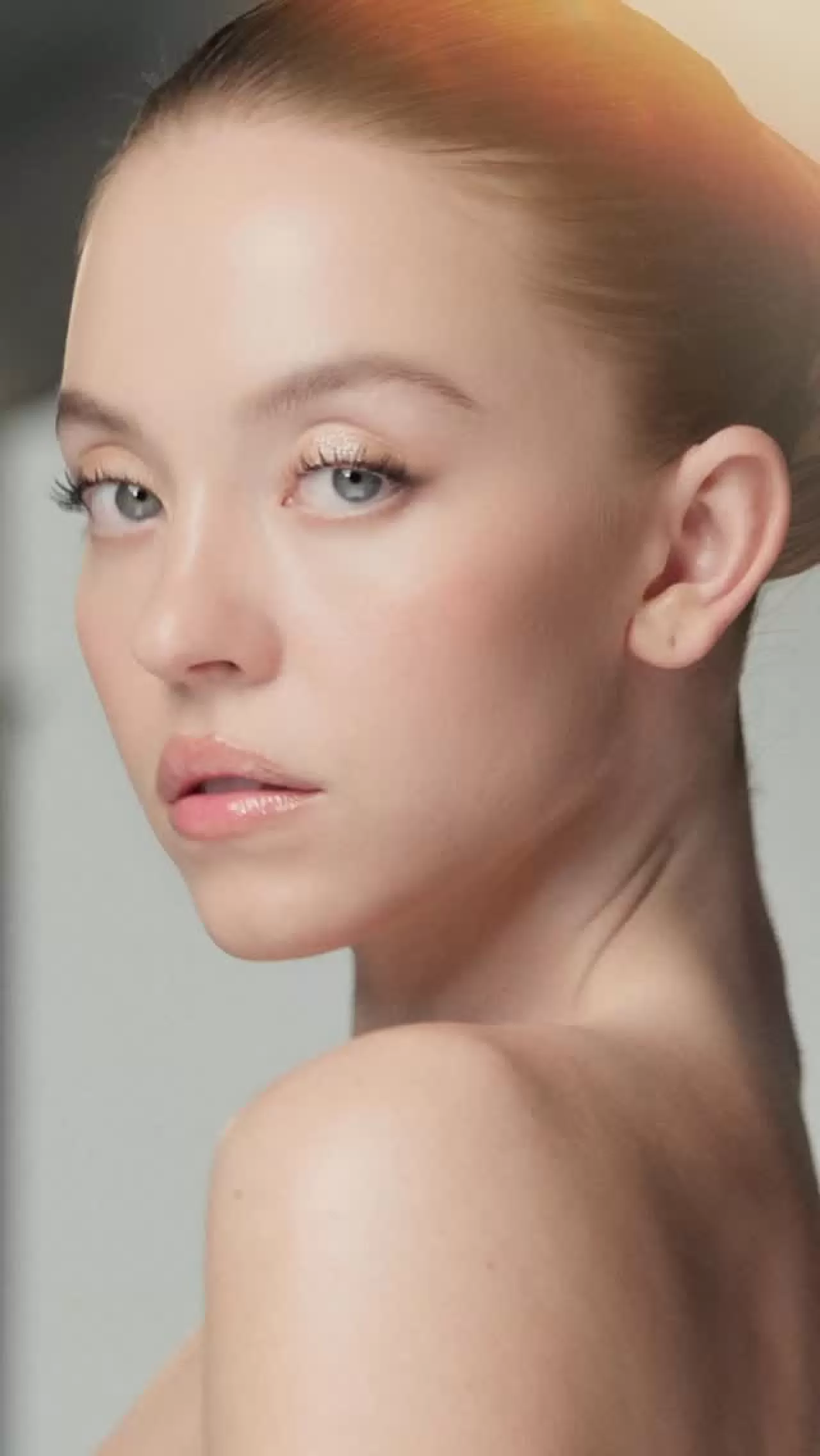 Sydney Sweeney Yeni PRISMA FLASH İle Spotlight'ı Ele Geçiriyor