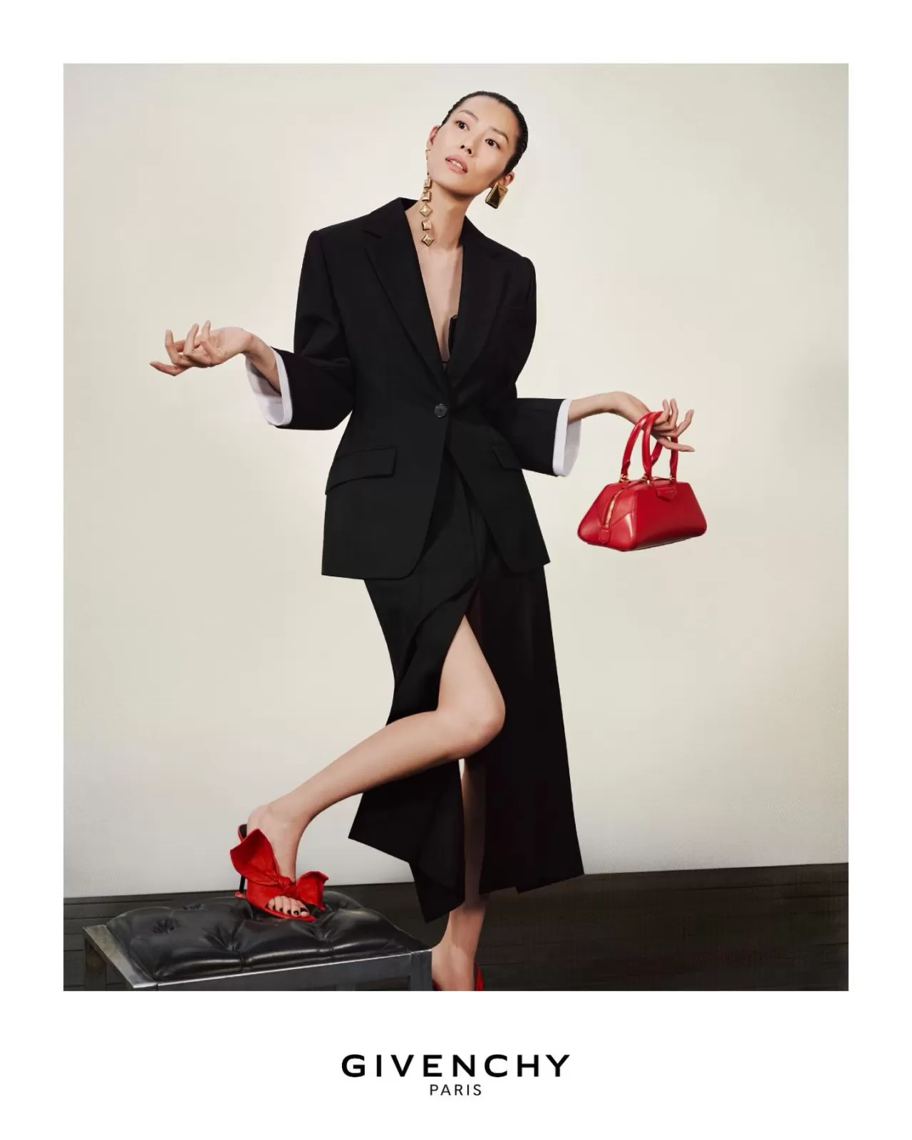 Givenchy'nin Yaz 2026 Koleksiyonu için Liu Wen ile Stüdyo Çekimi