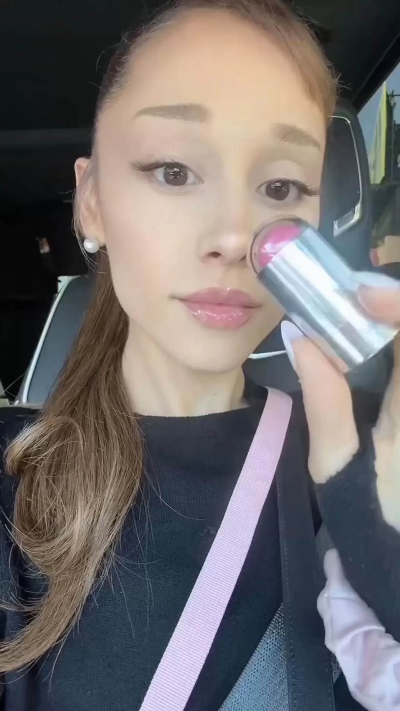 Grande'nin Favori Makyaj İkilisi: r.e.m. Beauty Ürünleri Sephora'da