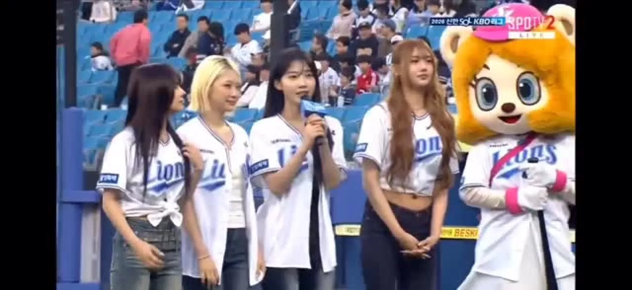 EVERGLOW, Samsung Lions Maçında "Zafer Perileri" Efsanesini Sürdürdü