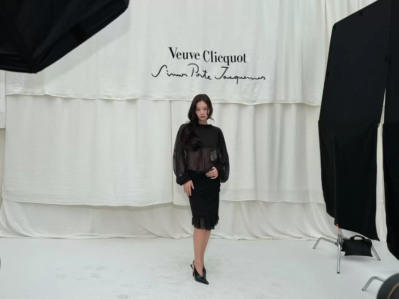 Jennie, Simon Jacquemus ile Kore'de Lüks Bir Kutlamada Buluştu