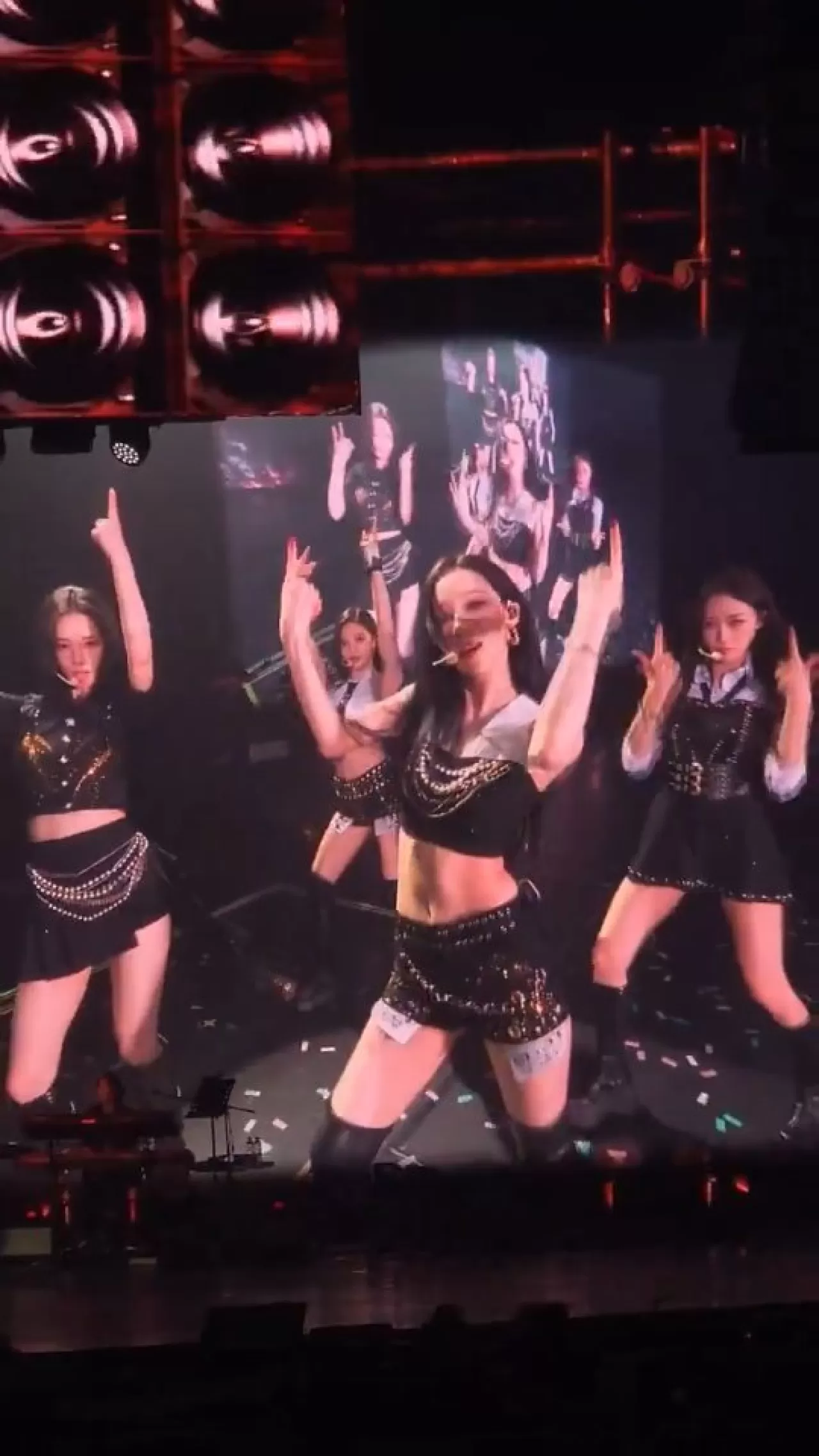 Aespa'nın Jakarta Konserinden "Rich Man" Performansı Kesiti