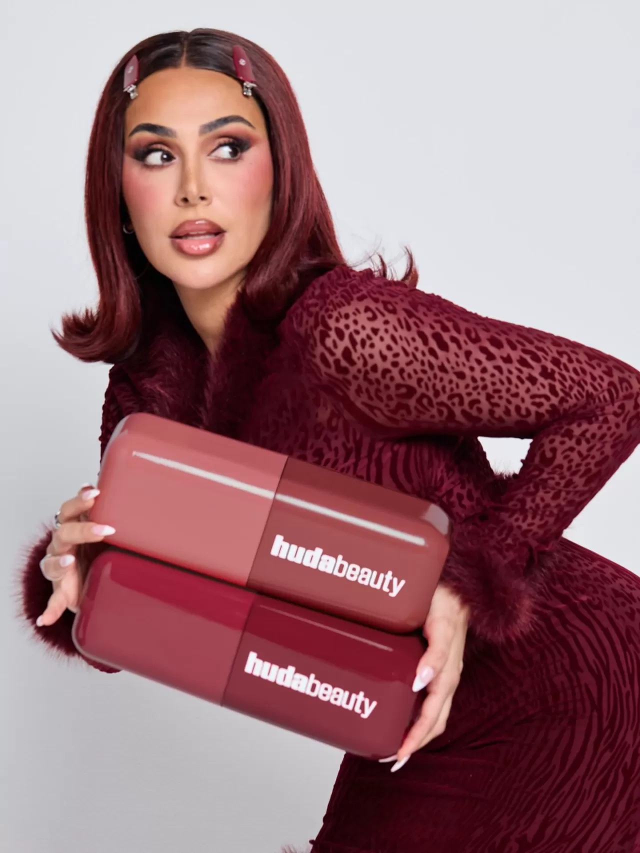 Huda Beauty'nin "Served Hot Strawberry Latte" Ürünü 9 Nisan'da Satışa Çıkıyor