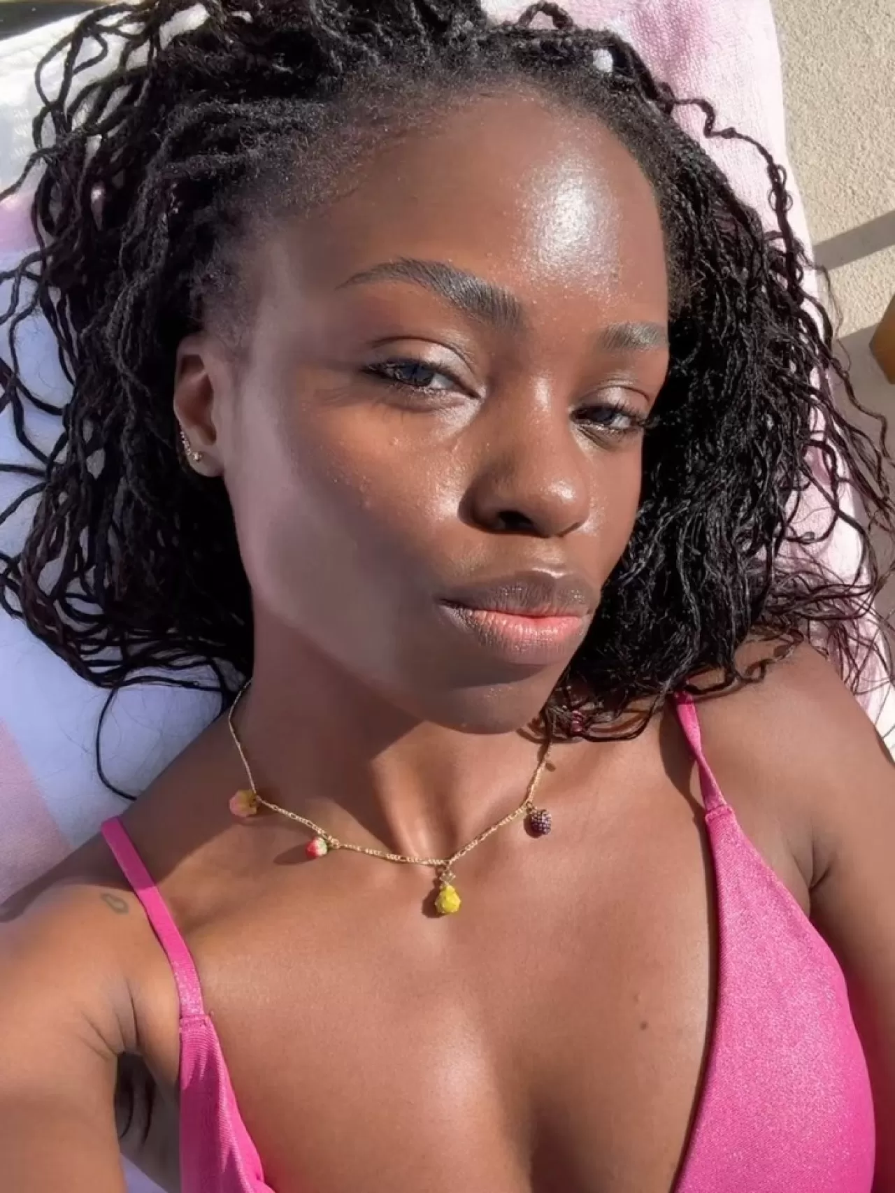 Benefit Cosmetics'ten Serinletici Yenilik: Juice Stick Lansmanı