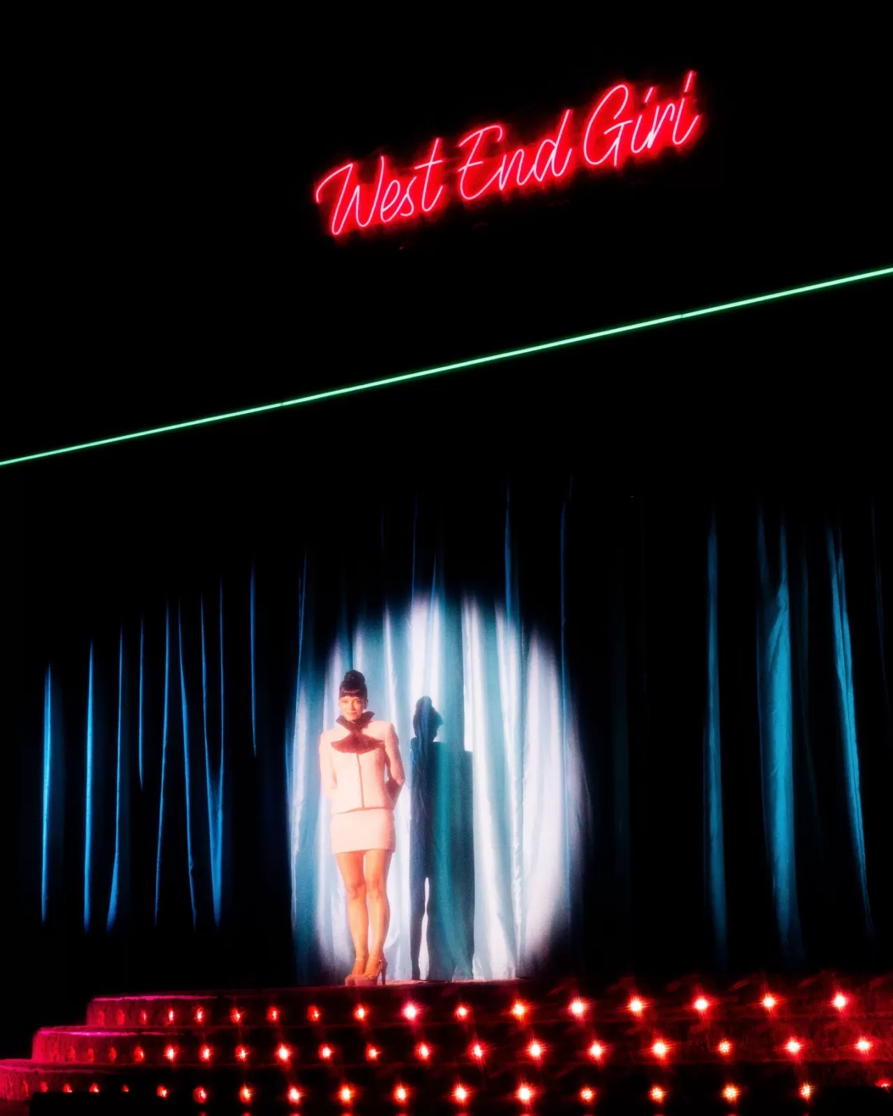 Lily Allen'ın Albümü Yas Sürecinde Nasıl İyileşme Sağladı?