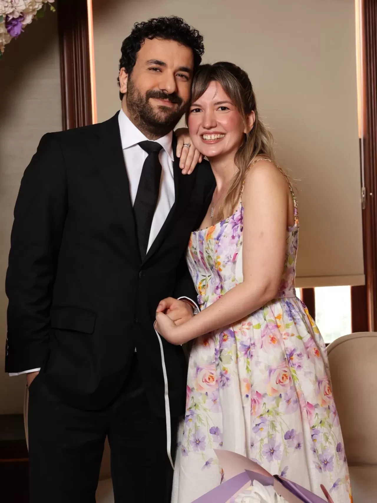 Hasan Can Kaya ve Duygu Karabaş Feriye'de Nişanlandı