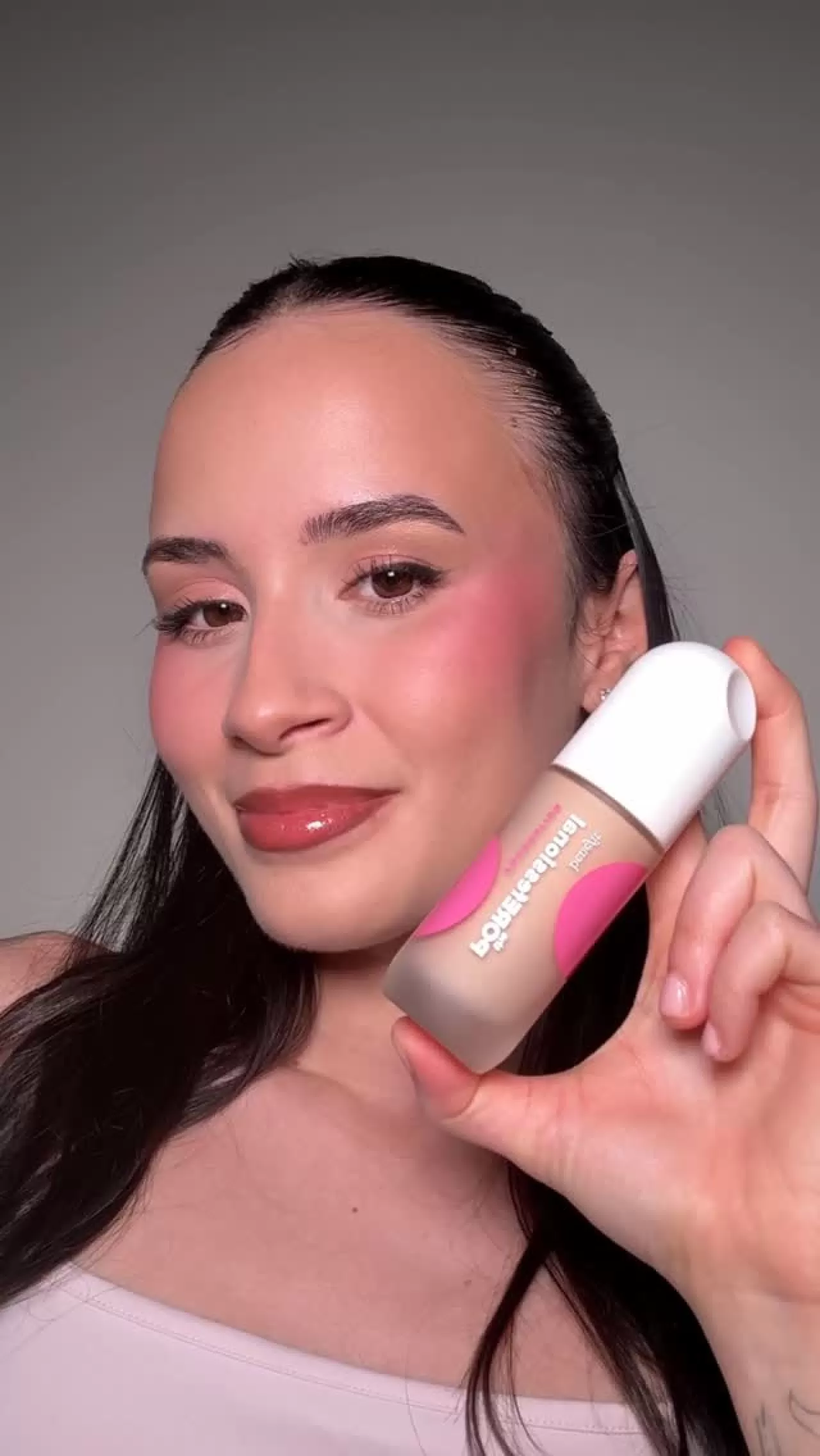 Benefit'ten Çöl Sıcağına Dayanıklı Fondöten! Bu Hafta Sonu Satışta