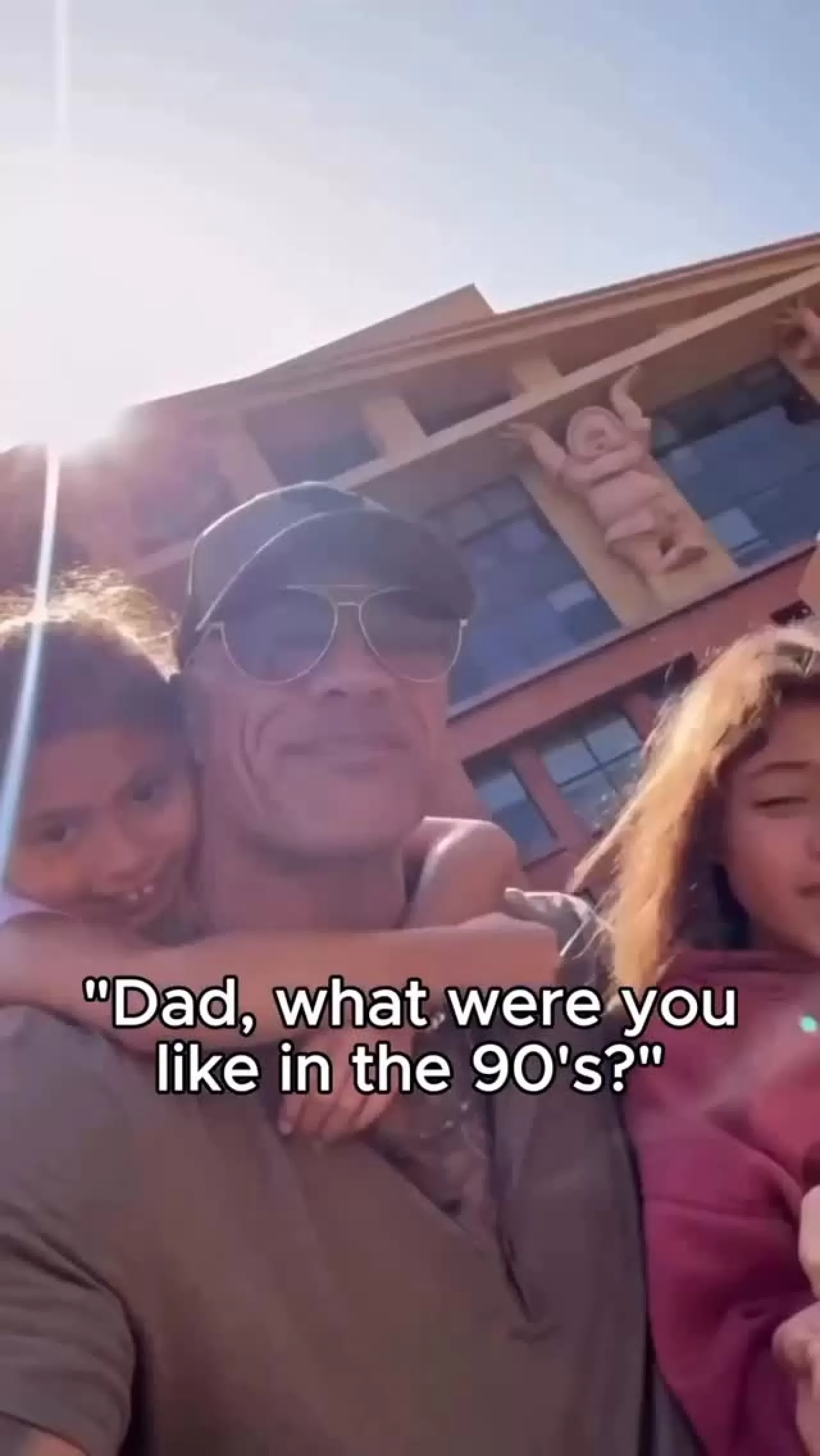 Dwayne Johnson'dan Babasına Duygusal Gönderme: