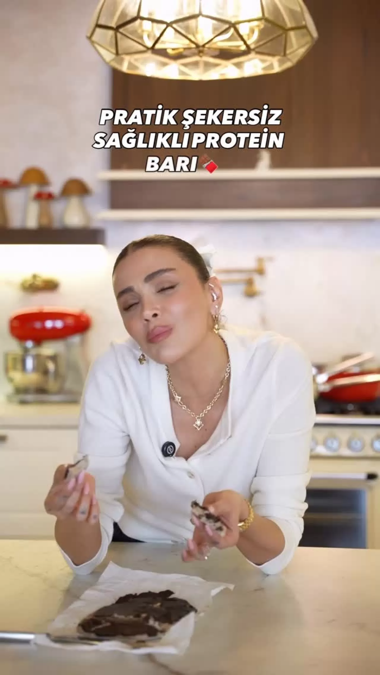 Özge Ulusoy'dan Sağlıklı Bar Tarifi: 194 Kalori