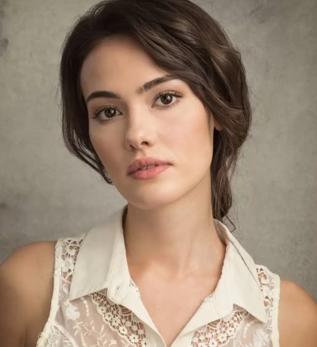 Nesrin Cavadzade Kanal D'nin Yeni Dizisi 'Daha On Yedi' ile Geliyor