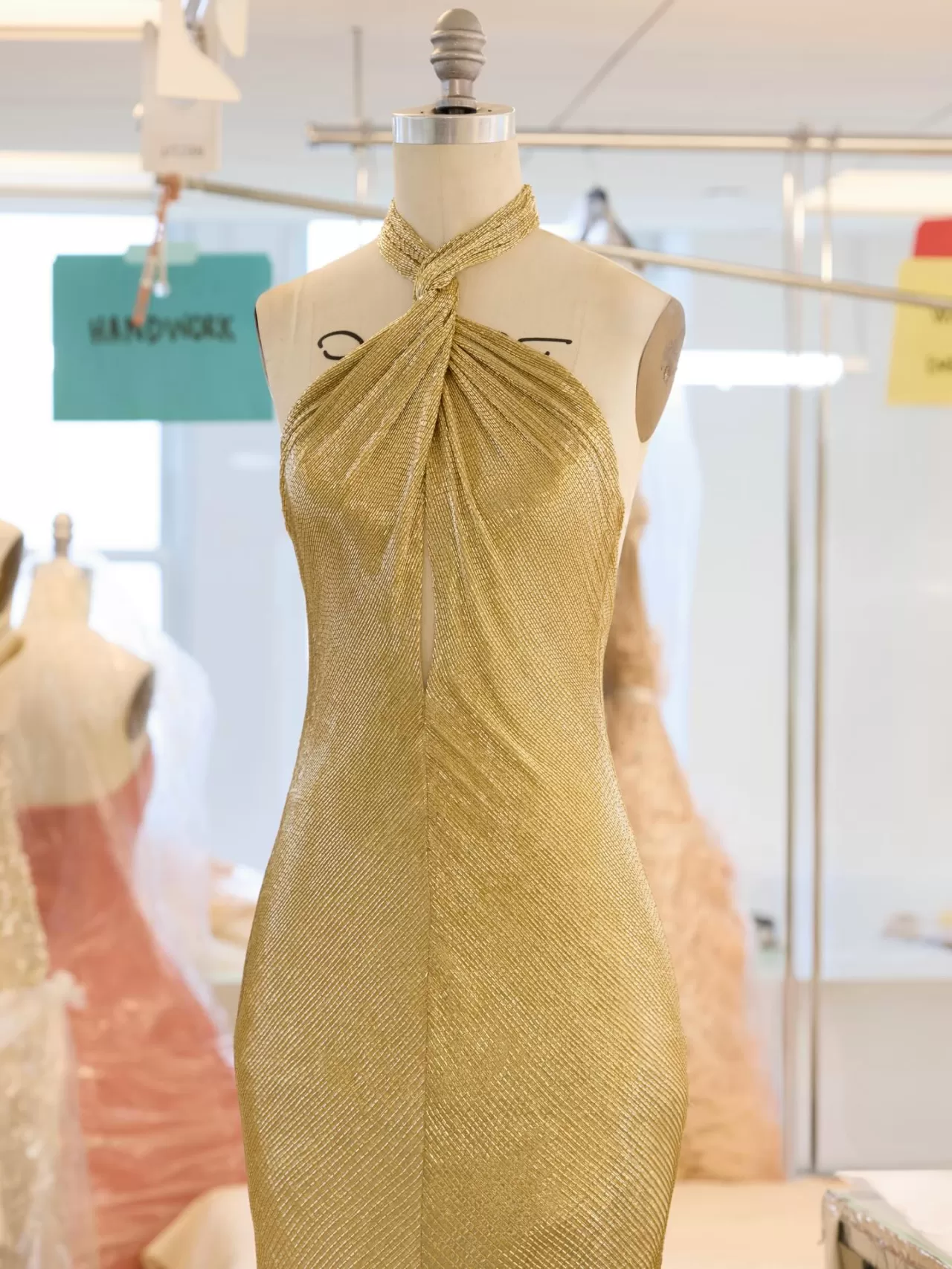 Oscar de la Renta Pre Spring 2026: Sanatsal Detaylarla Şıklık