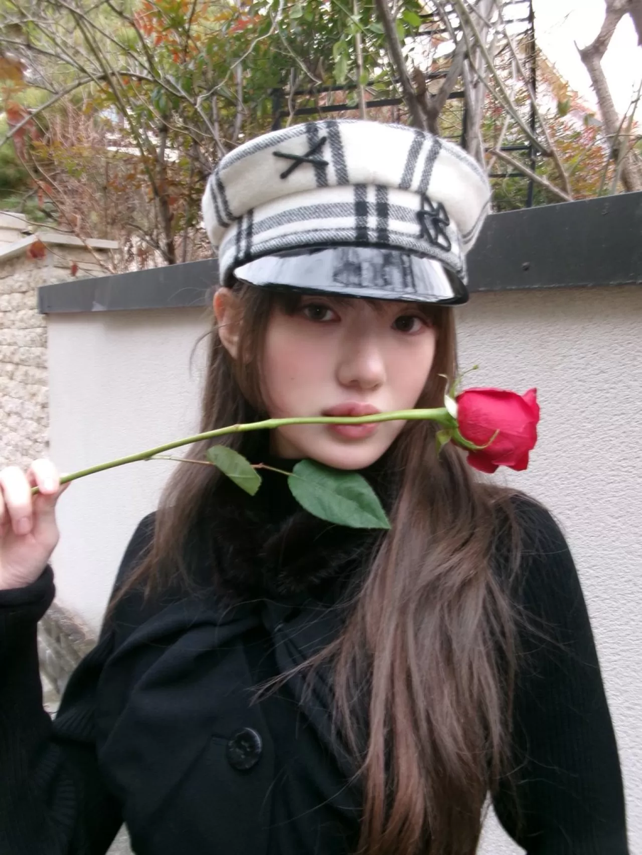 SUI'nin 20. Yaş Günü Kutlandı: KiiiKiii Üyesi Hayranların Gündeminde