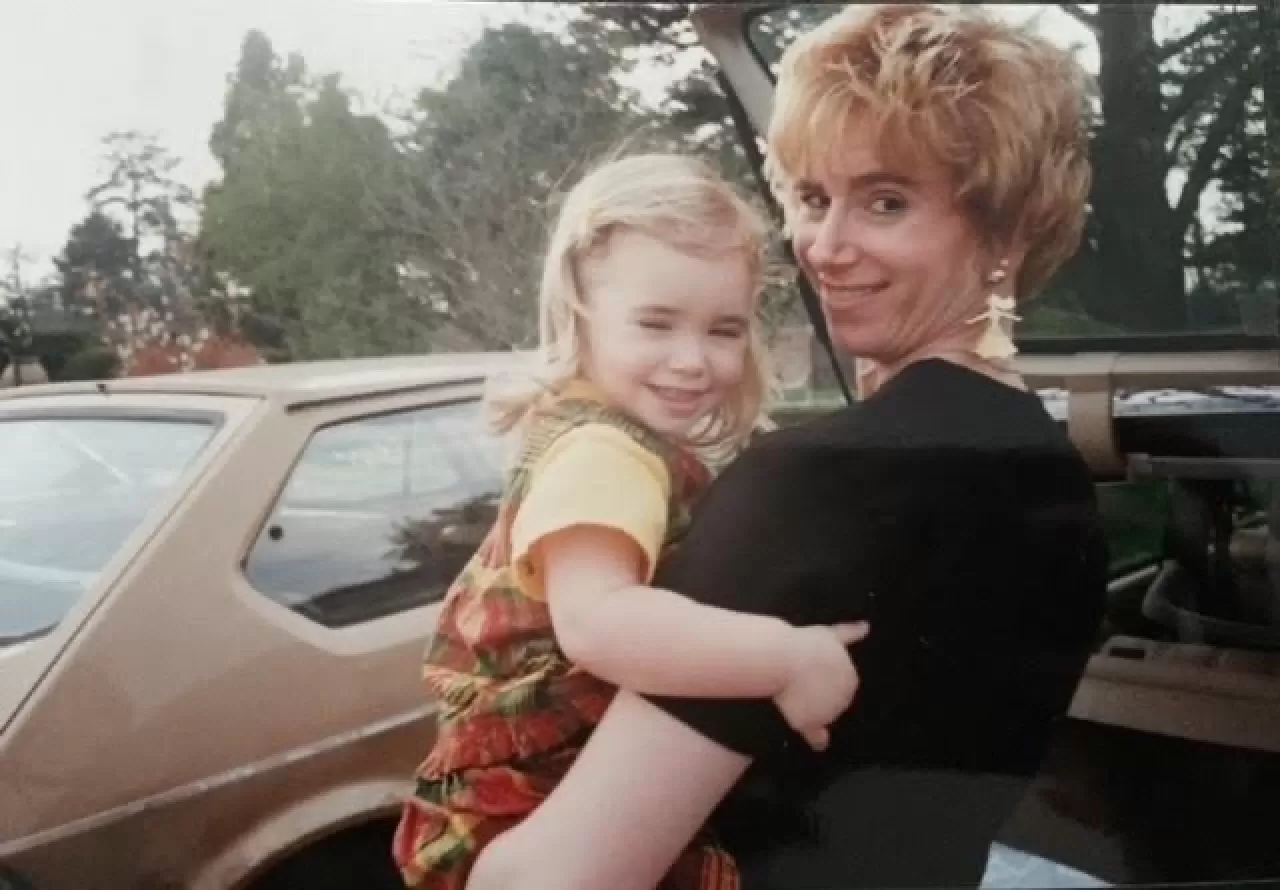 Lily Collins Annesine Duygusal Doğum Günü Mesajı