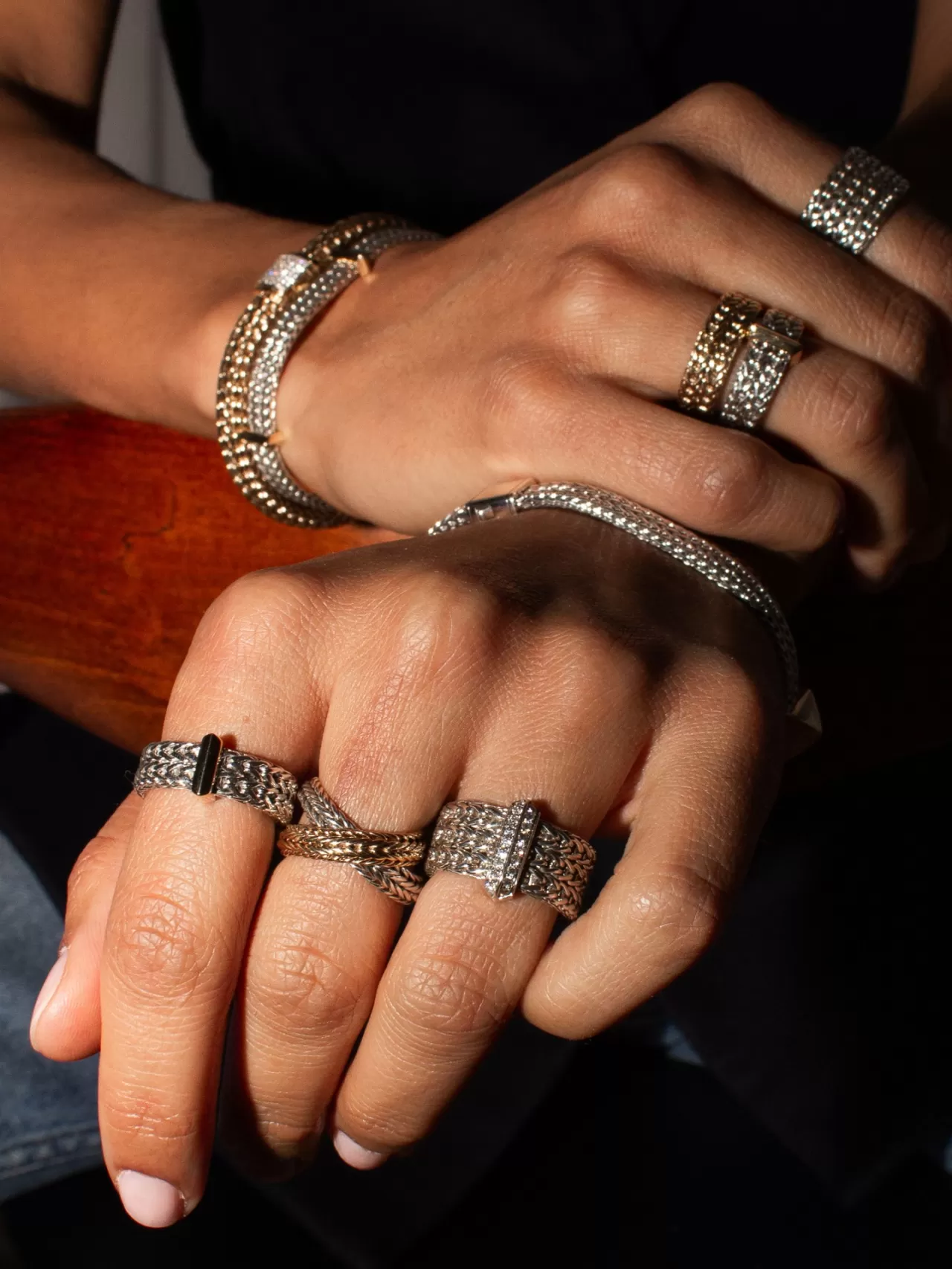 John Hardy'den Yeni Koleksiyonu: Gün Boyu Konfor ve Kolay Katmanlama