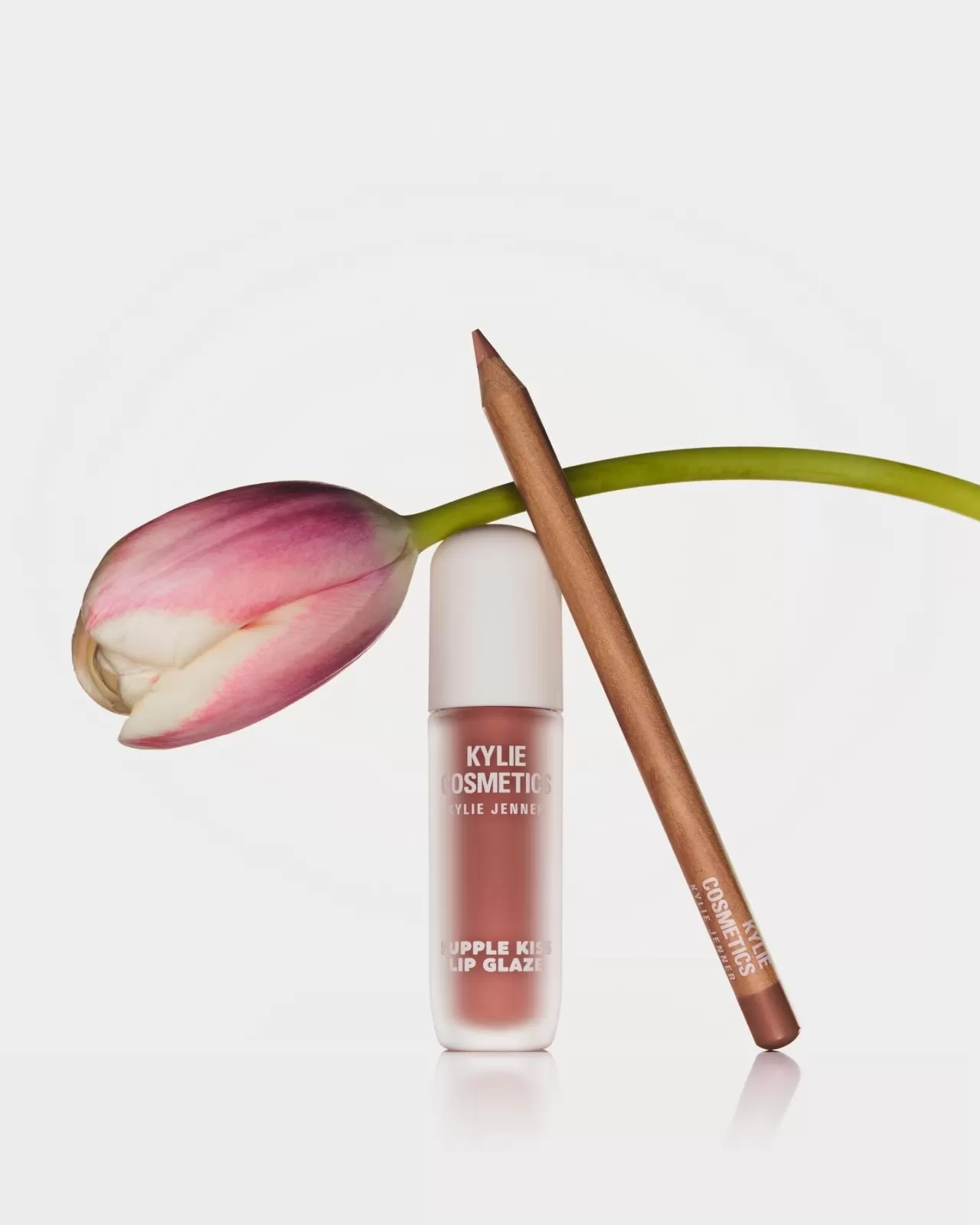 Kylie Cosmetics Bahar Koleksiyonu: Dudak Ürünleri Satışta