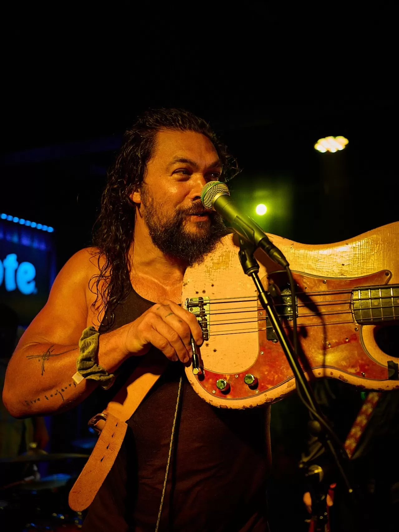 Jason Momoa Hawaii İçin Yardım Konseri Düzenliyor