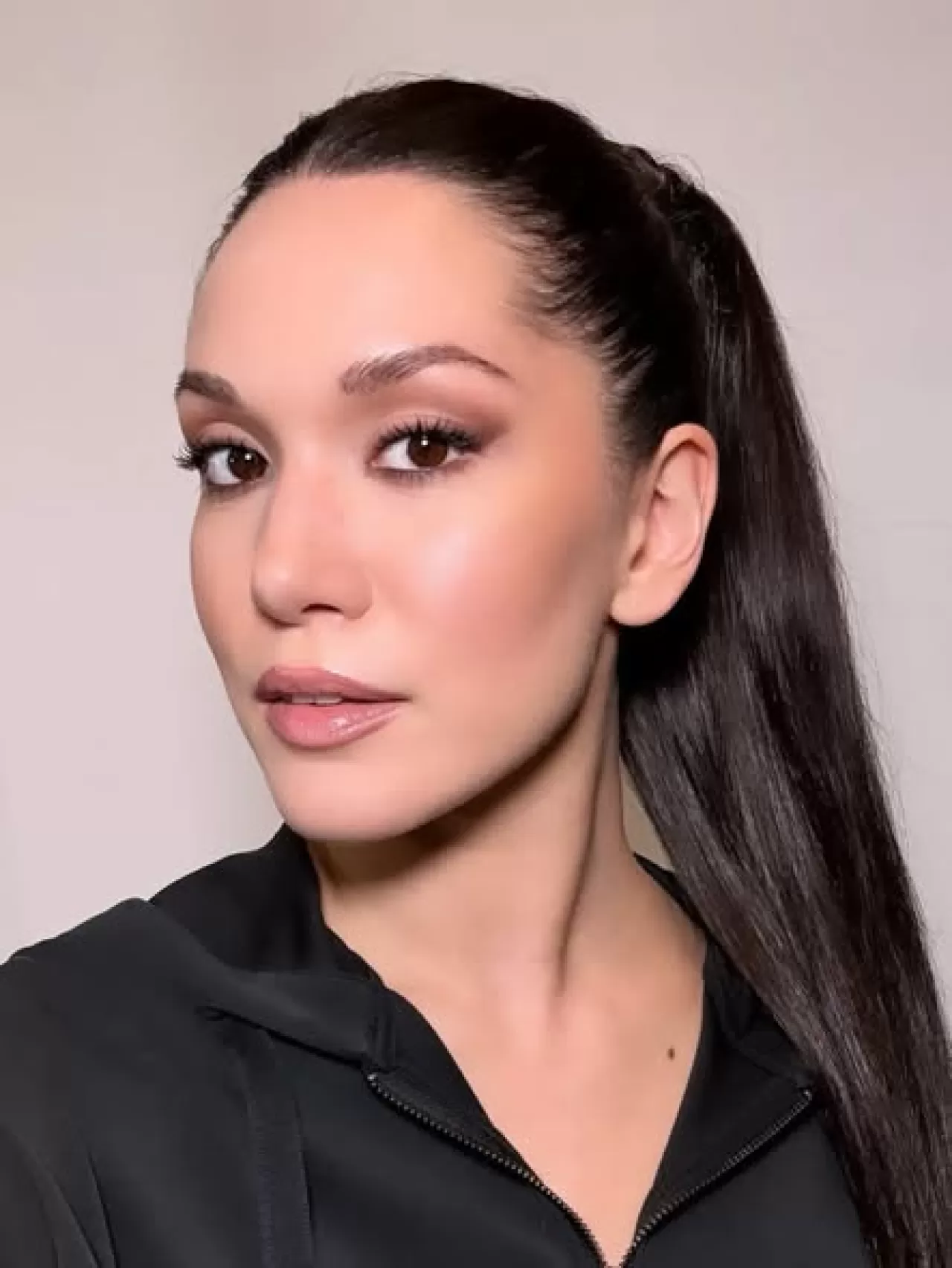 Hazal Subaşı, HBO Max'in Yeni Yerli Dizisi 'Zeyno'da Başrol Alıyor