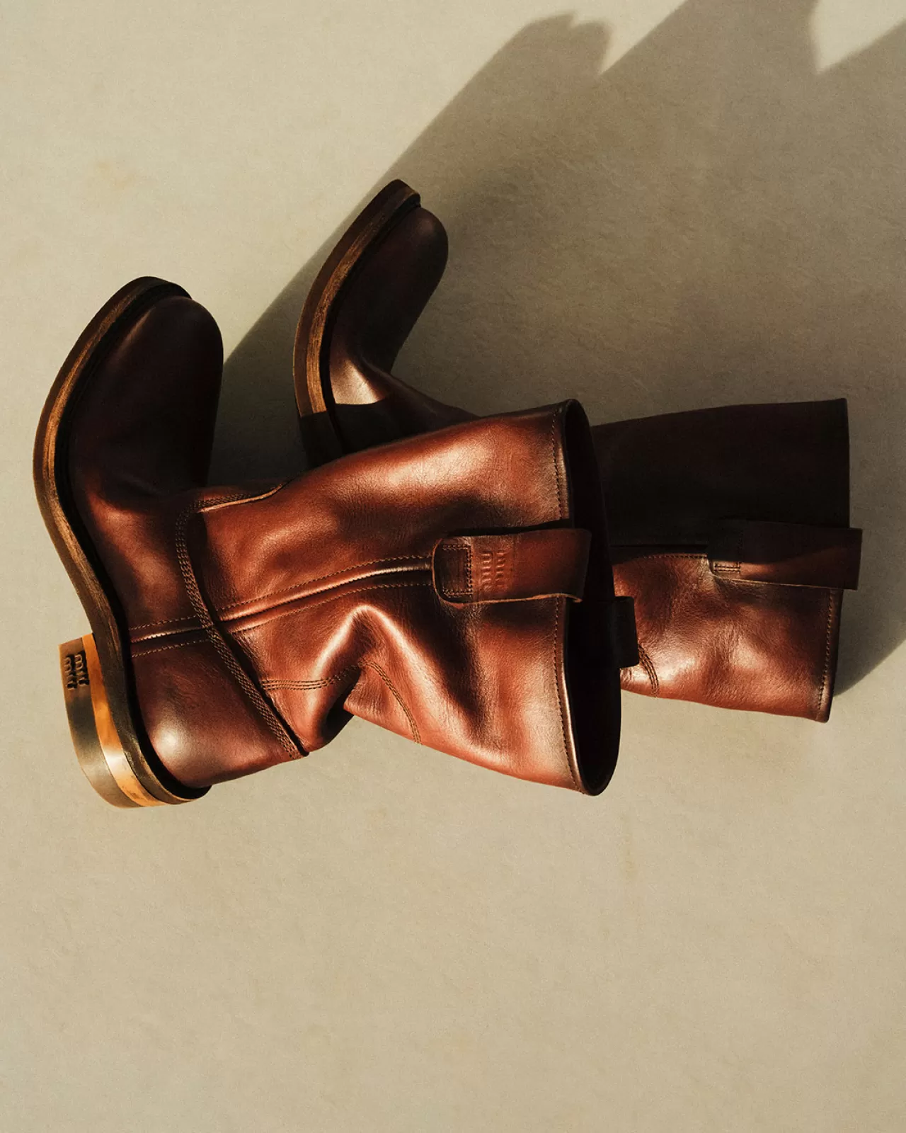 Miu Miu SS26 Bot Lansmanı: El İşçiliği ve Otantik Zanaatkarlık