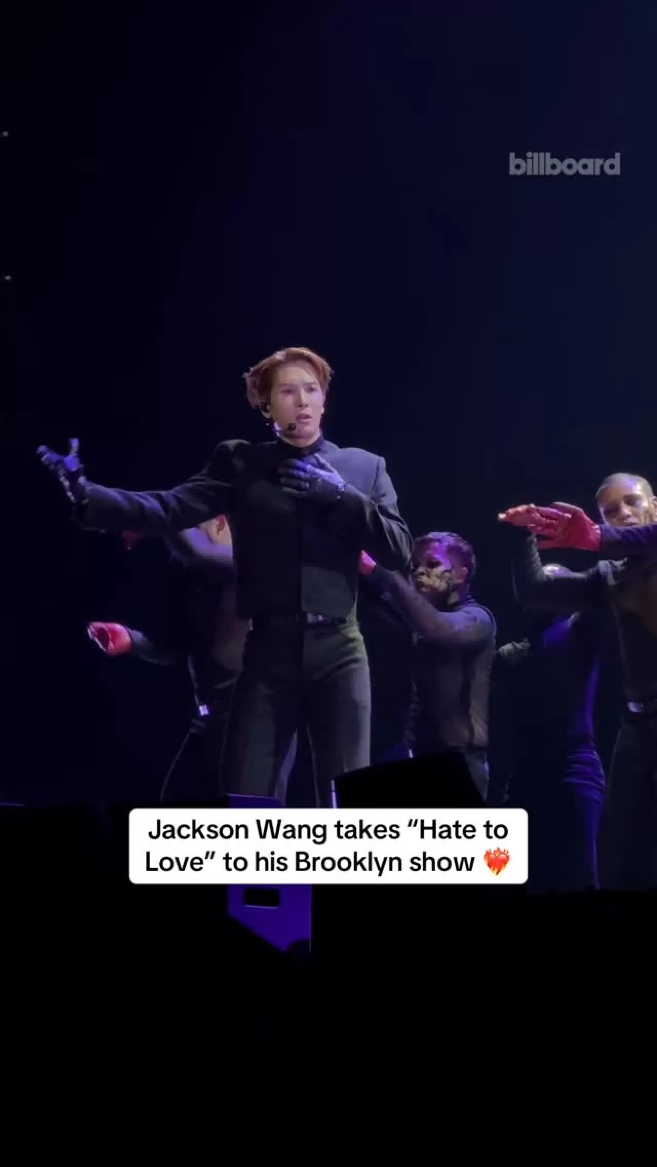 Jackson Wang'ın Brooklyn Performansı: 'Hate to Love' Sahnesinde Unutulmaz Anlar