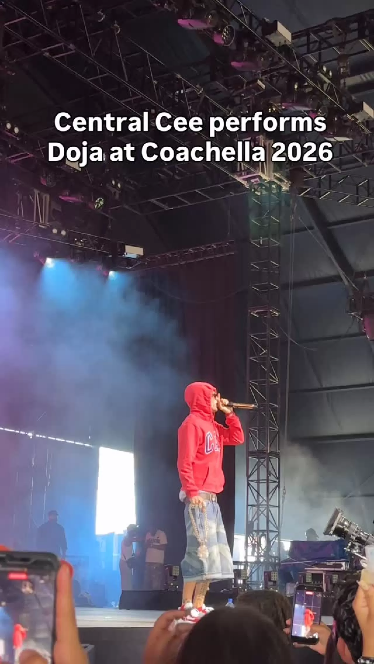 Central Cee Sahneye Çıktı: Gap Custom Fit Coachella'da