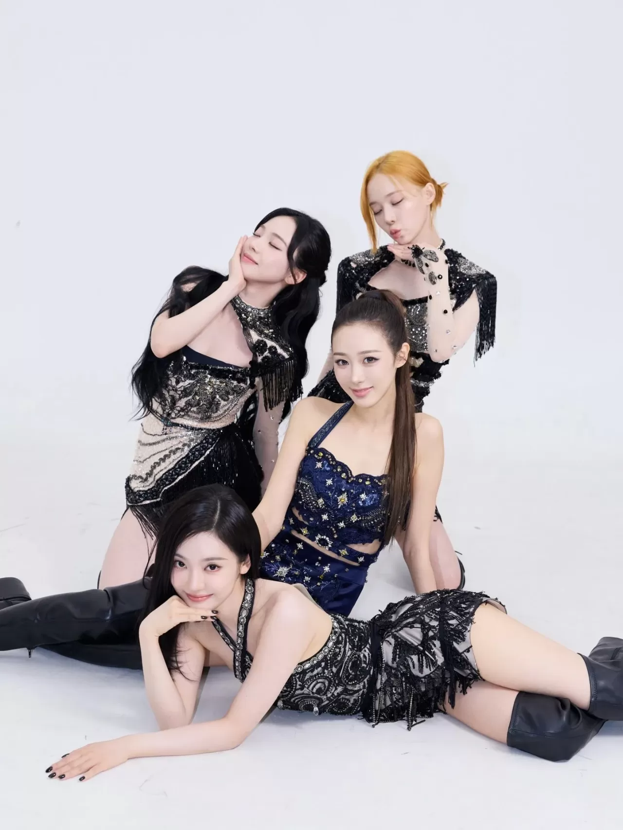 Karina'dan Doğum Günü İsteği: "Hediye Almayın, Aile Fotoğrafı Çekelim"