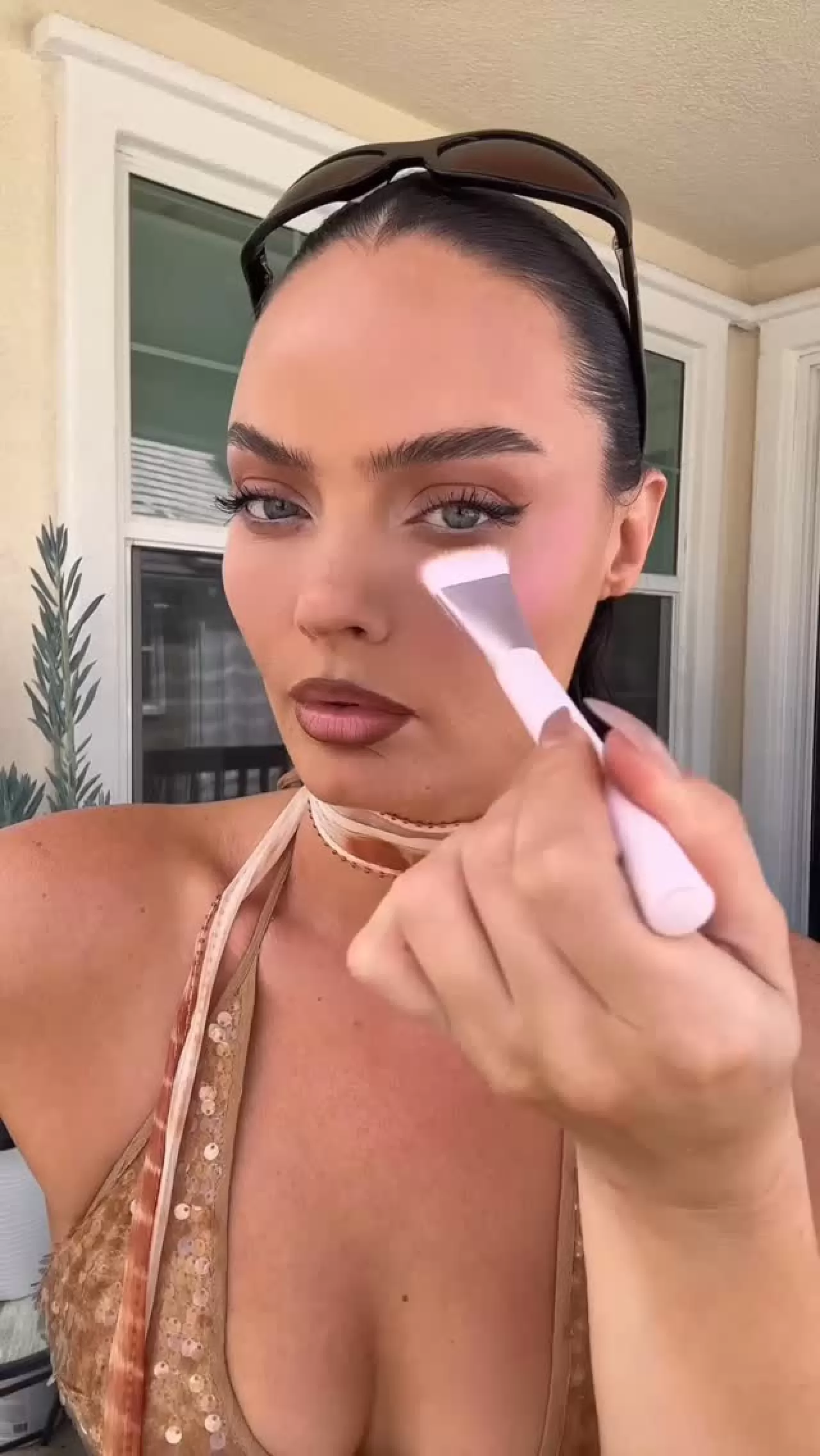 Kylie Jenner'ın Coachella 2. Gün Makyaj Rutini: Kullandığı Ürünler ve Festival Güzellik Trendleri