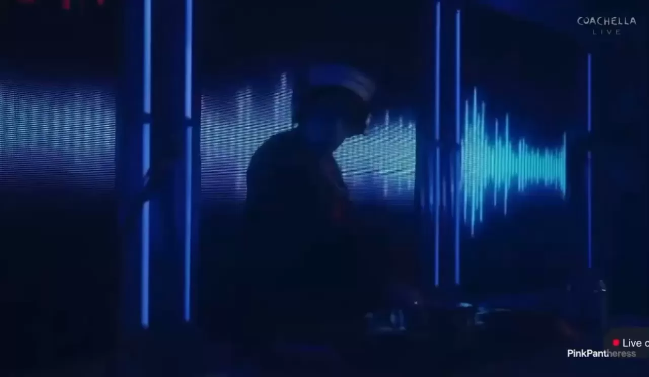 Coachella'da Sürpriz İşbirliği: PinkPantheress, Stray Kids'ten Hyunjin'in Yer Aldığı Remix'i Seslendirdi