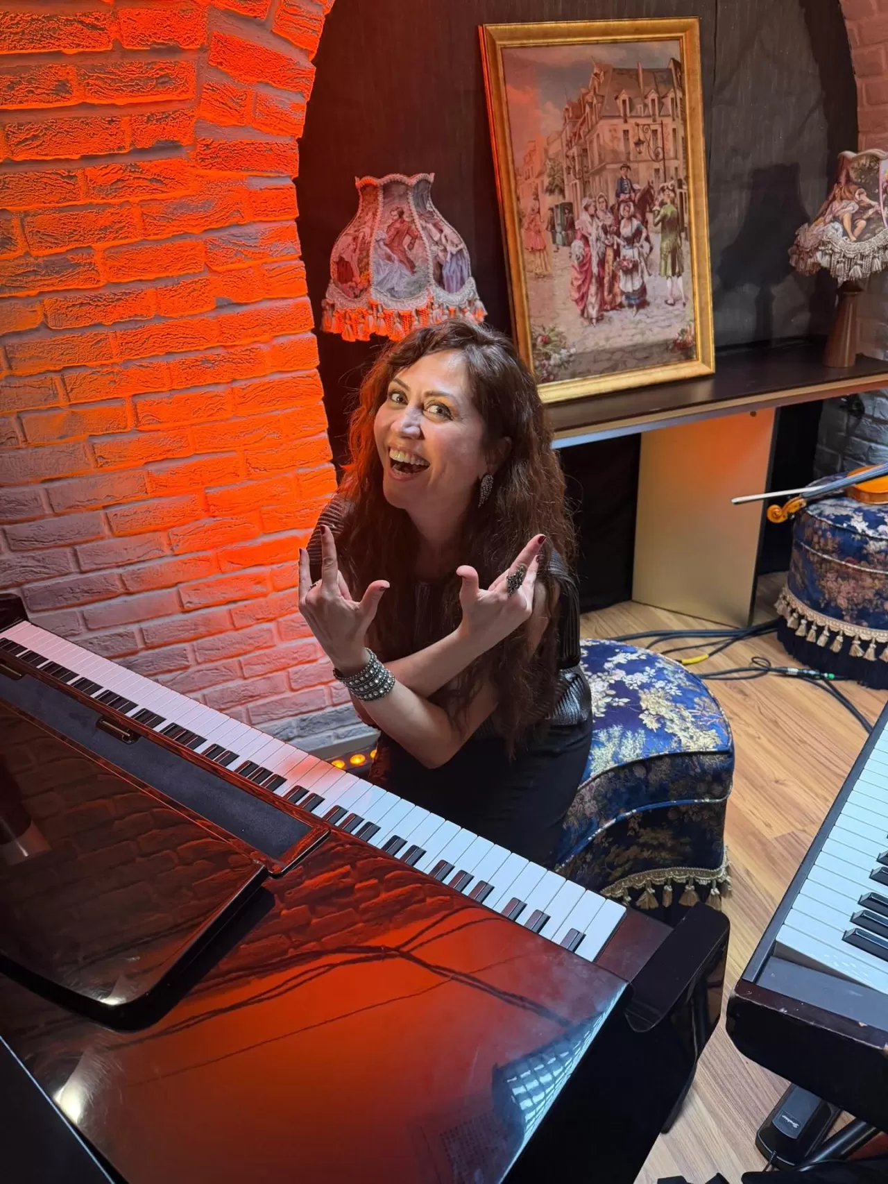 Selen Öztürk, TRT Müzik'te Gençliğin Şarkılarını Seslendirecek