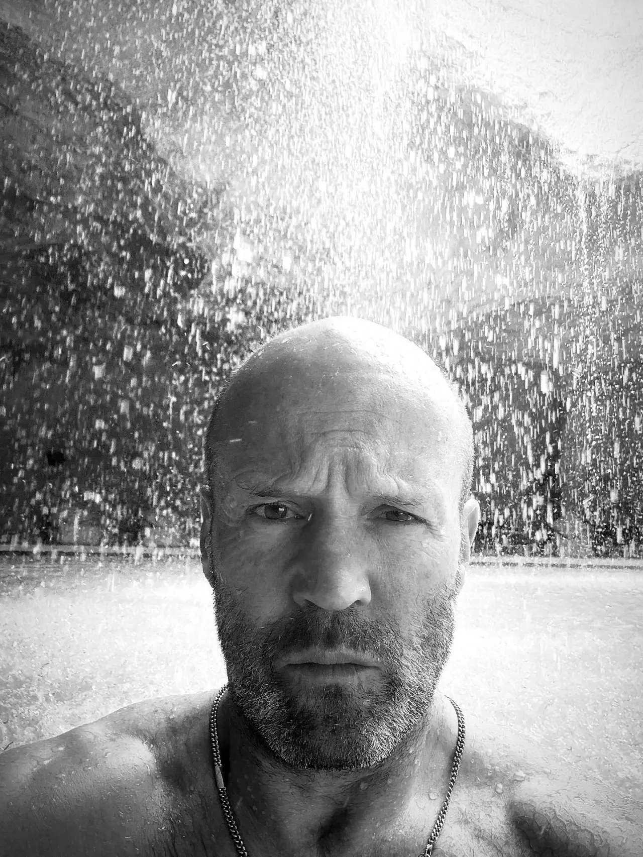 Jason Statham The Cave'da Görüntülendi