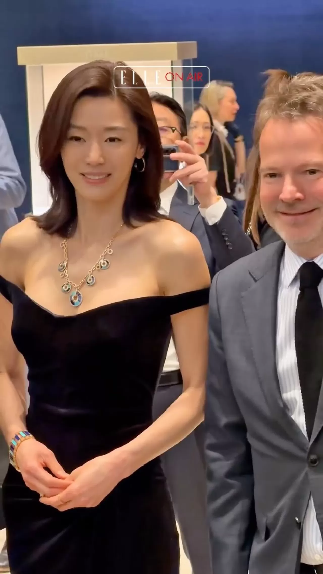 Jun Ji-hyun, Cenevre'de Piaget ile Zarafeti Esti