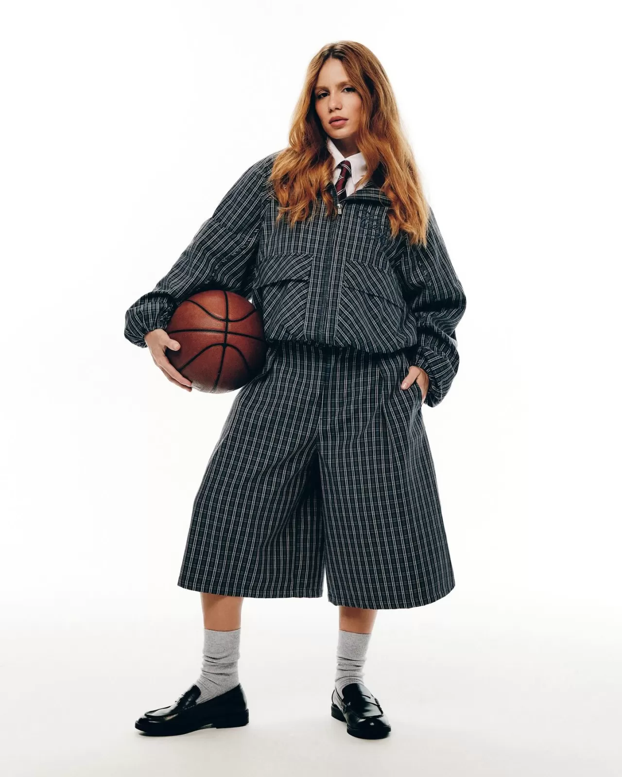 Carol Biazin, Bershka Music Koleksiyonu ile Moda ve Müzik Dünyasını Birleştiriyor