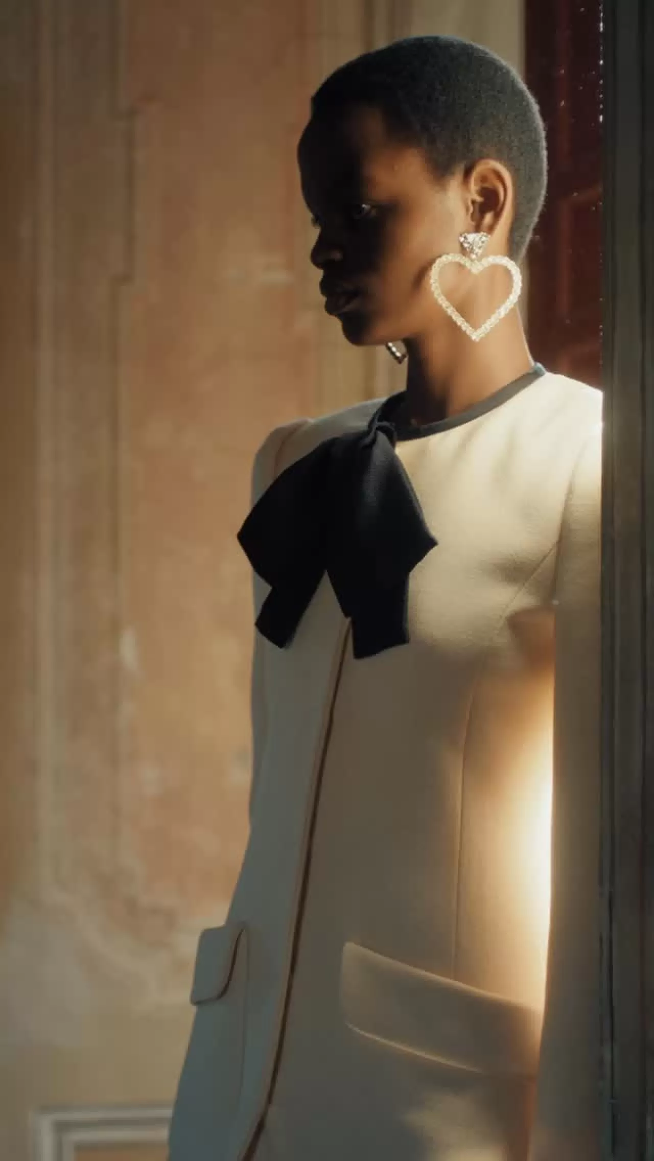 Valentino'dan İkonik Djuna Çantasının Yeni Yorumu: Fireflies Koleksiyonu