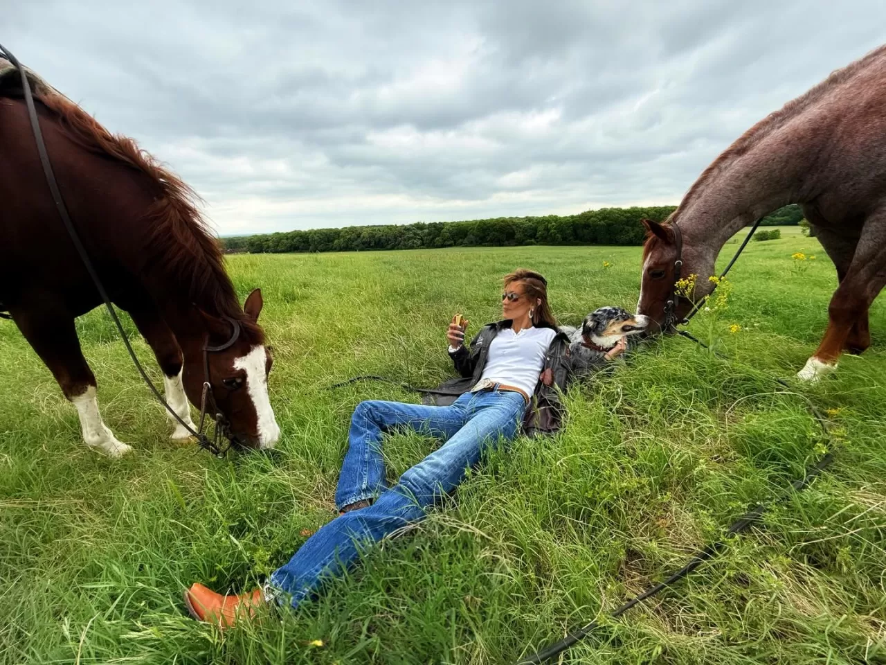 Bella Hadid Texas'ta 3 Yılını Kutluyor, Orebella Saç ve Vücut Mistini Duyurdu