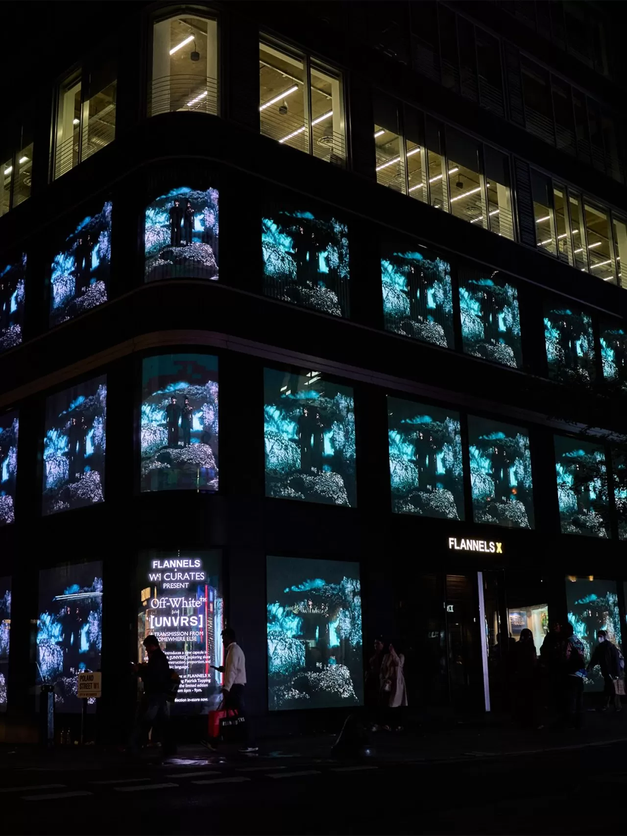 Off-White x UNVRS Ibiza İş Birliği FLANNELS X'te Tanıtıldı