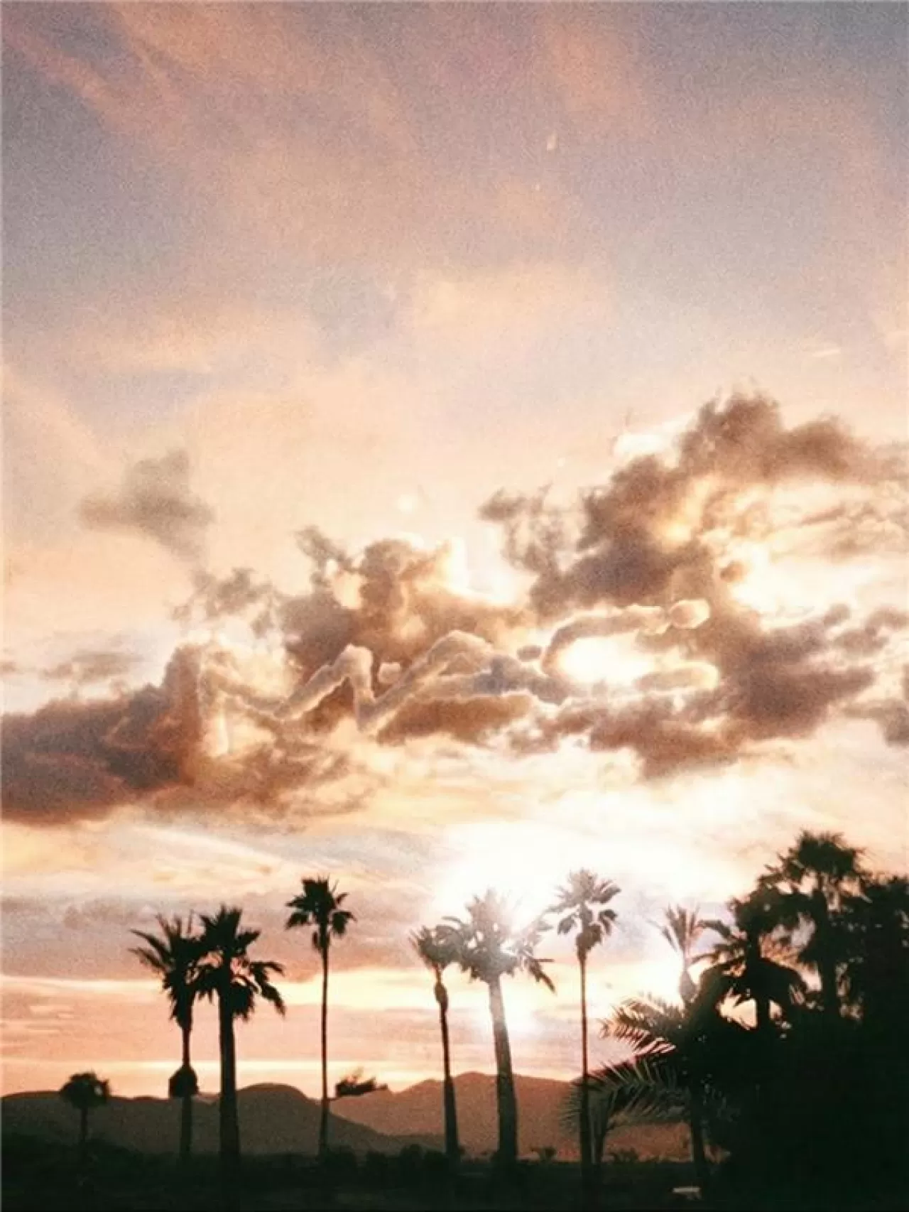 MAC Cosmetics, Coachella İçin Dudak Makyajı Trendlerini Soruyor