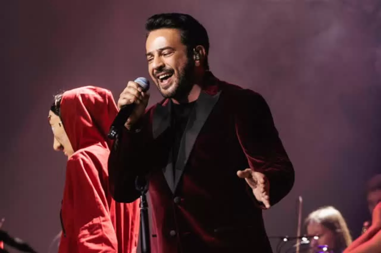 Emre Altuğ Sahneye Çıkıyor: 'Bir Pop Masalı' 14 Mayıs'ta Zorlu PSM'de