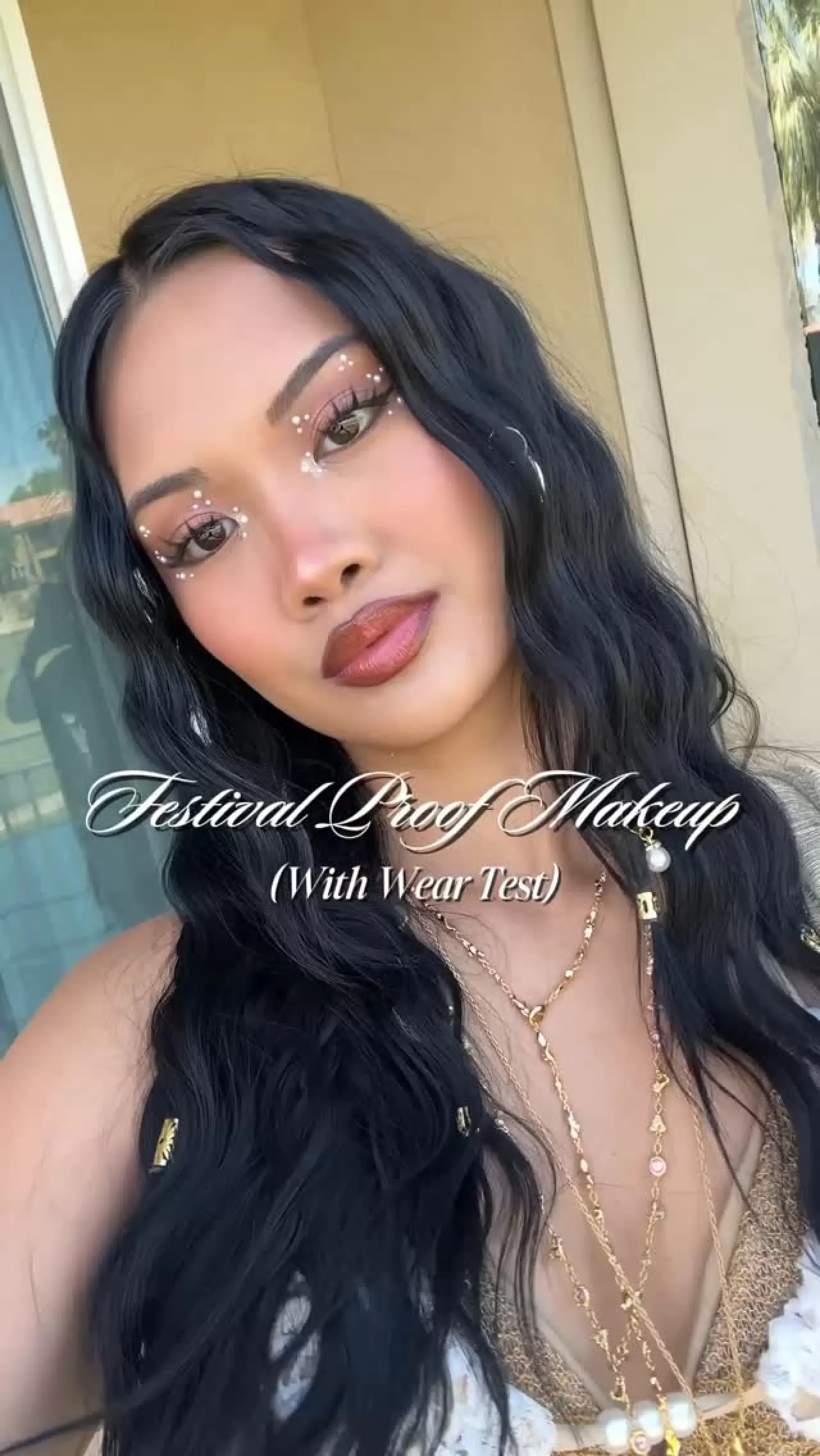 Benefit Cosmetics Çölde İçerik Üreticisiyle Heat Check Kampanyası Başlattı