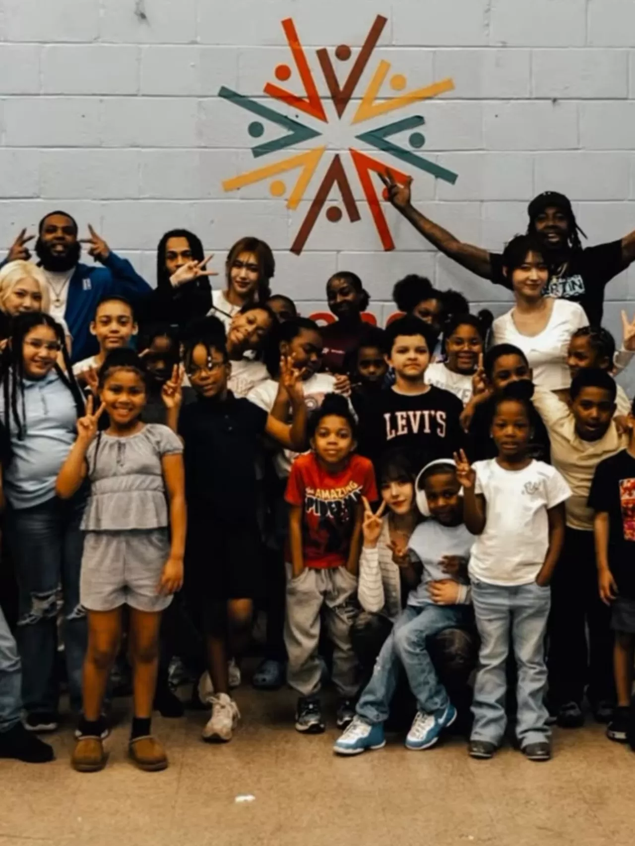 EVERGLOW, Brooklyn'de Çocuklarla Kültür Köprüsü Kurdu