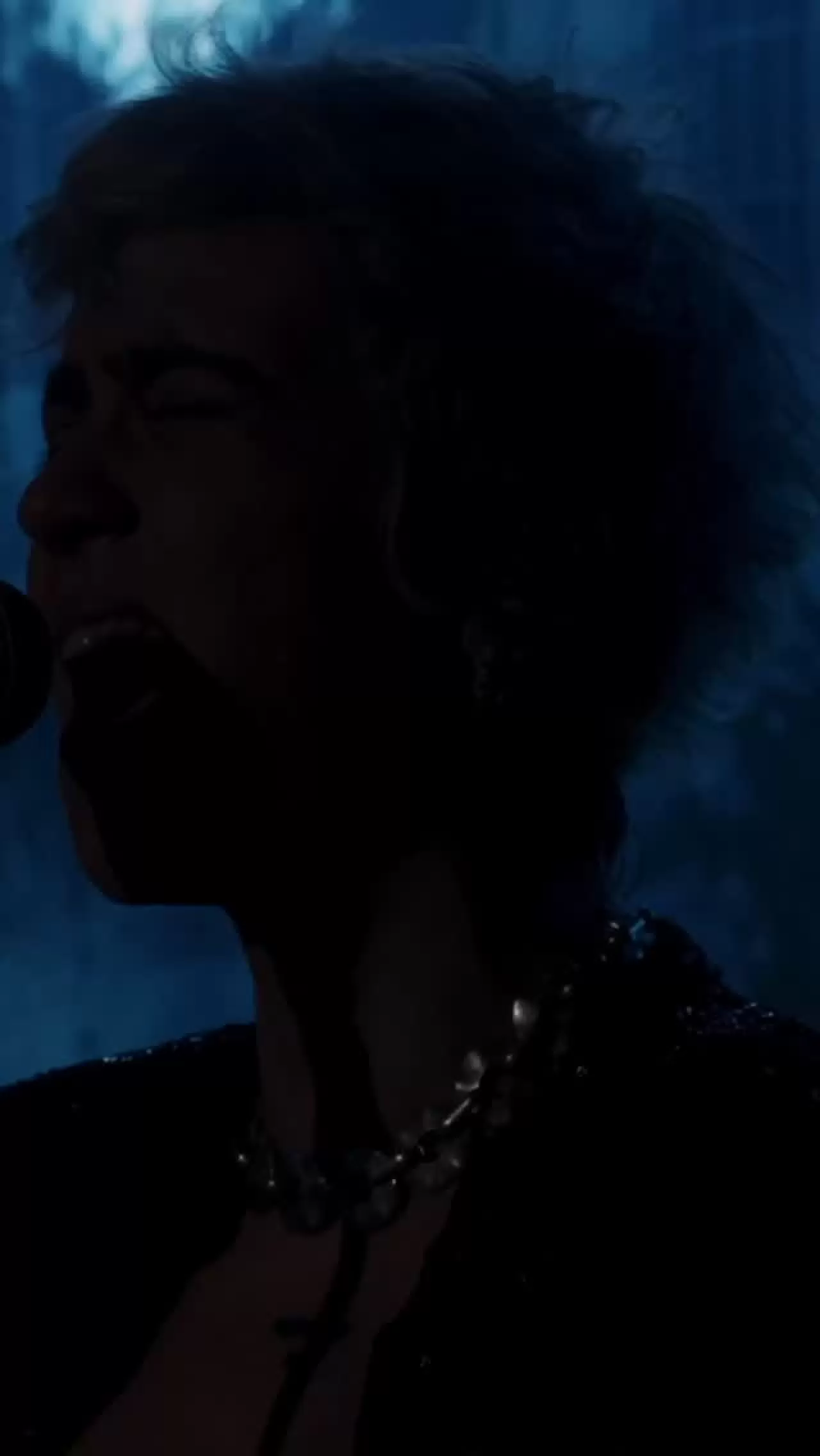 Dolu Kadehi Ters Tut Canlı Performans: Bostancı'da 