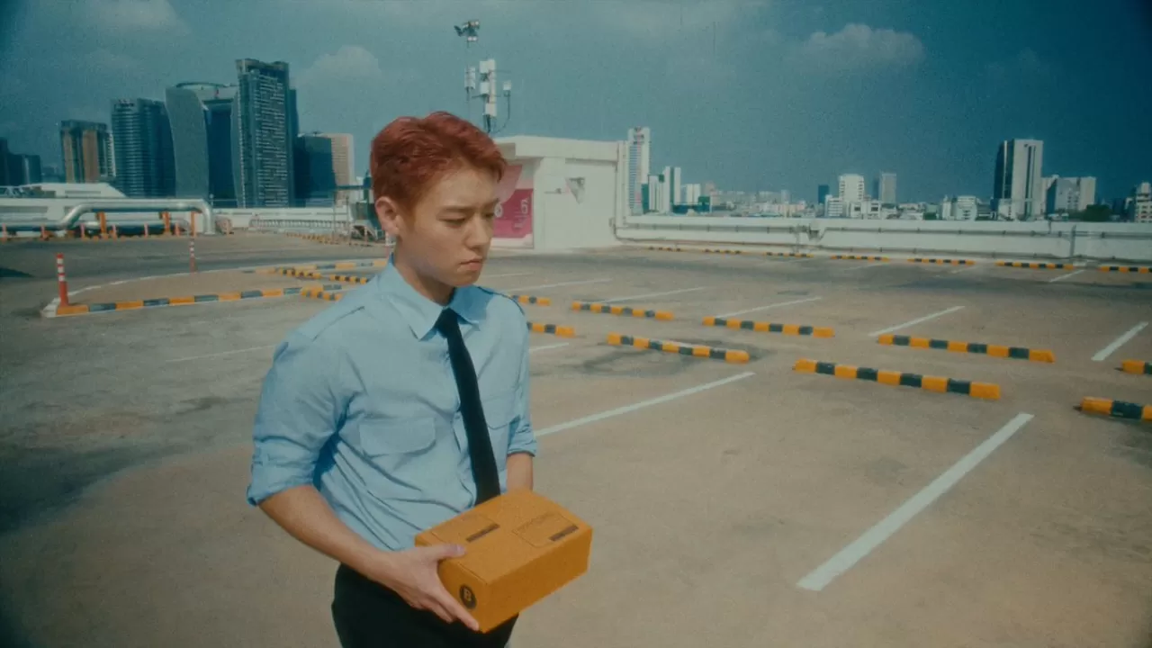 Park Jihoon'dan 'Bodyelse' İçin İkinci Müzik Videosu Fragmanı