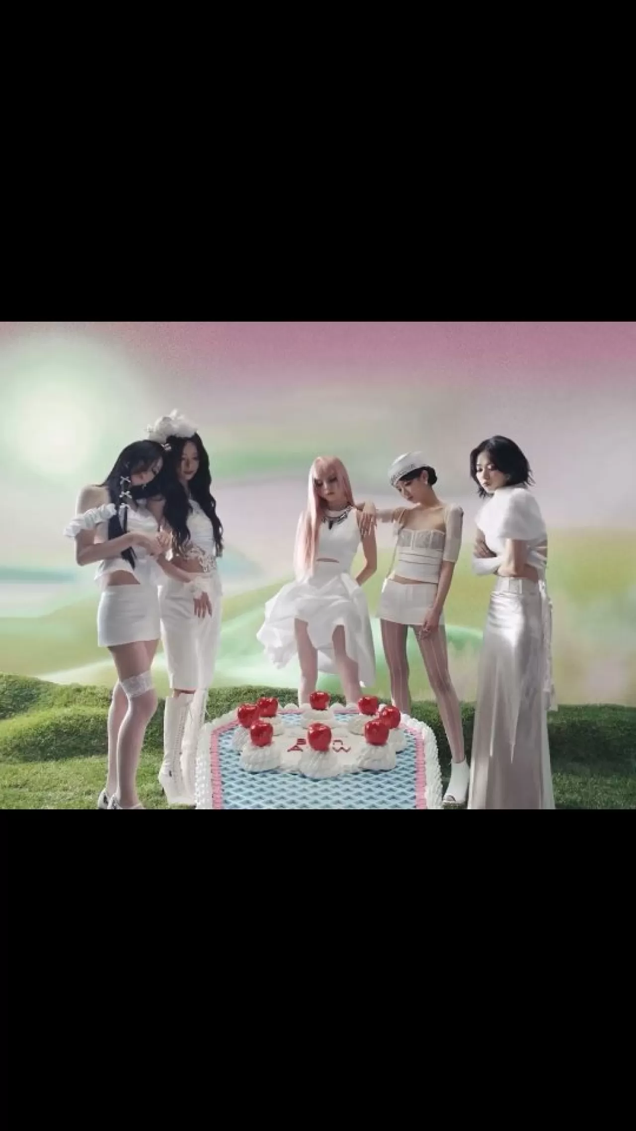 ITZY, 18 Mayıs'ta Çıkacak "MOTTO" Albümünün Tanıtım Videosunu Yayınladı