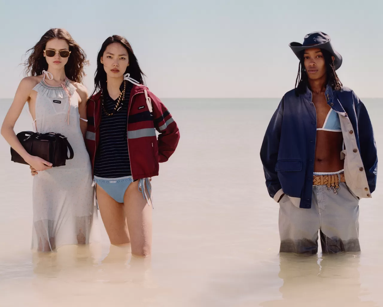 Miu Miu 2026 Yaz Kampanyası: Sonsuz Deniz Manzarasında Yaz Günleri