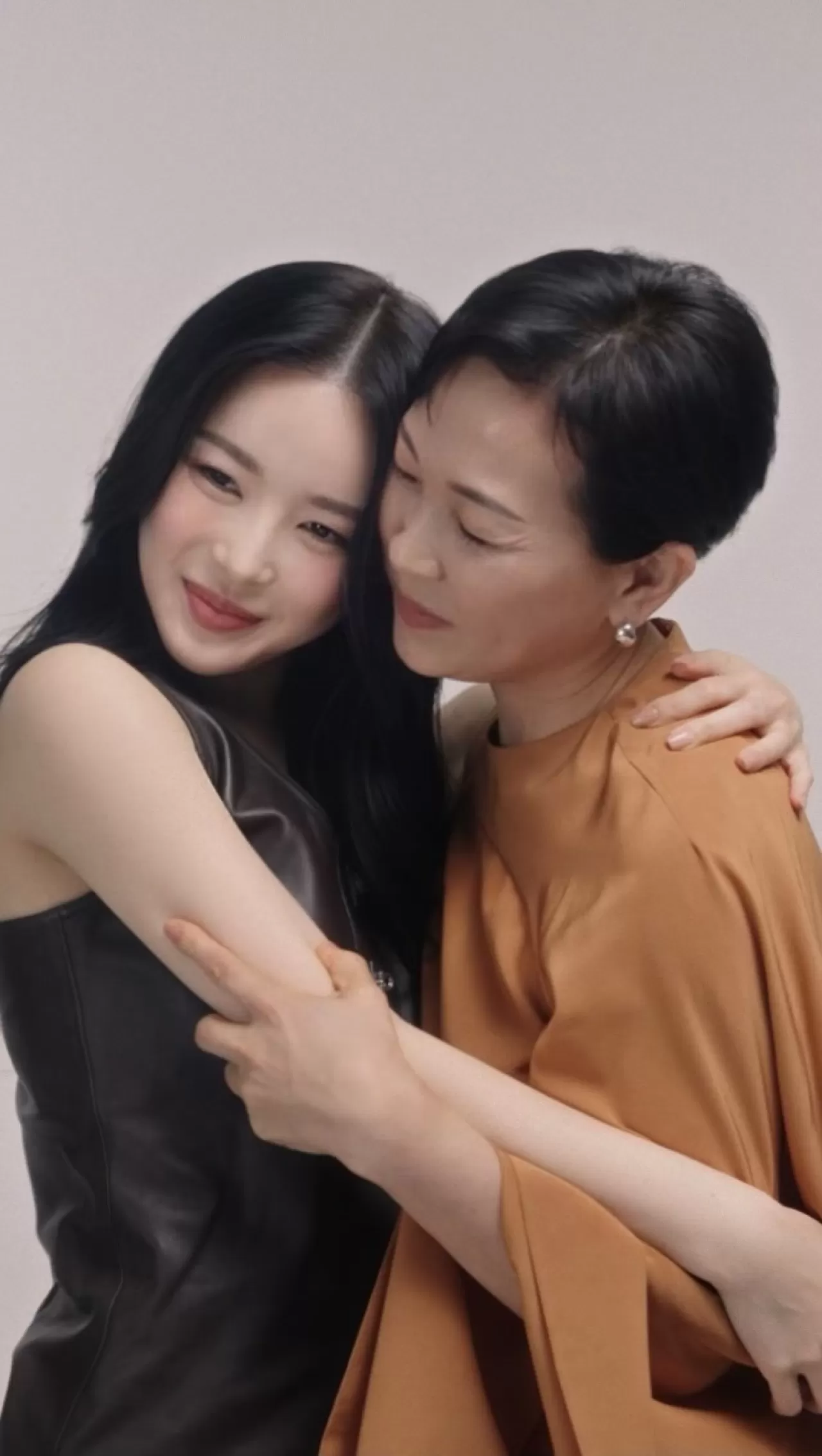 엄마와 딸의 특별한 관계: 메종 수리 대표와 어머니in FromHerToHer hikayesi