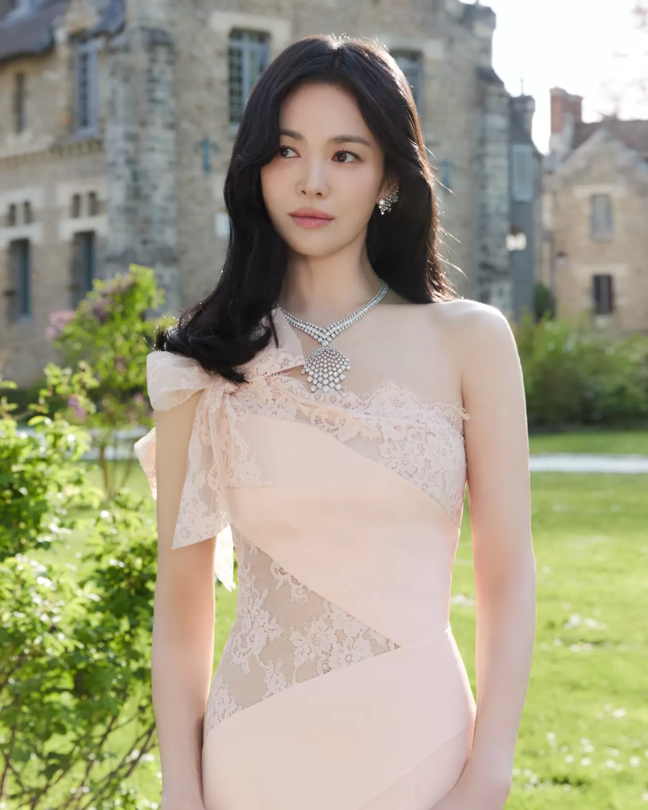 Song Hye Kyo, Chaumet'in Yeni Yüksek Mücevher Koleksiyonunun Lansmanında