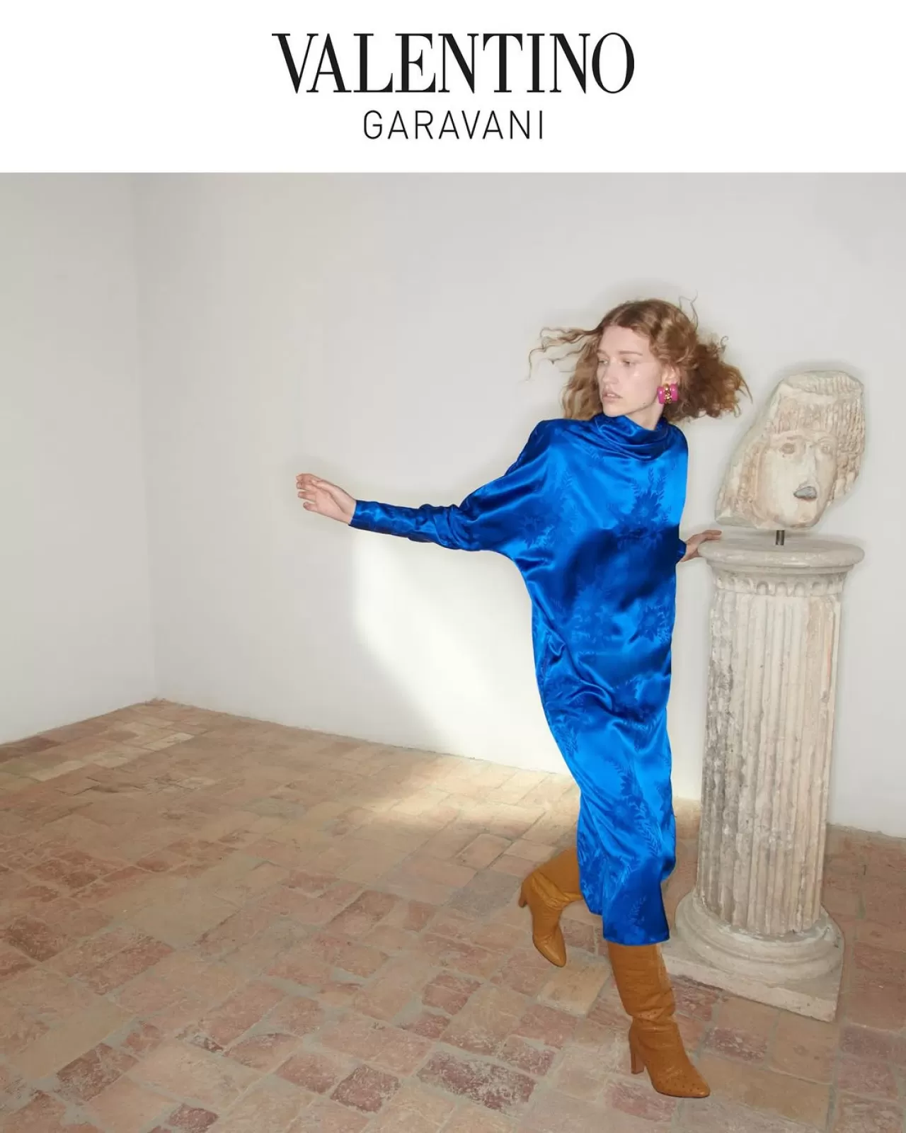 Valentino'nun Pre-Fall 2026 Koleksiyonu: Sanat ve Modanın Elektrikli Buluşması