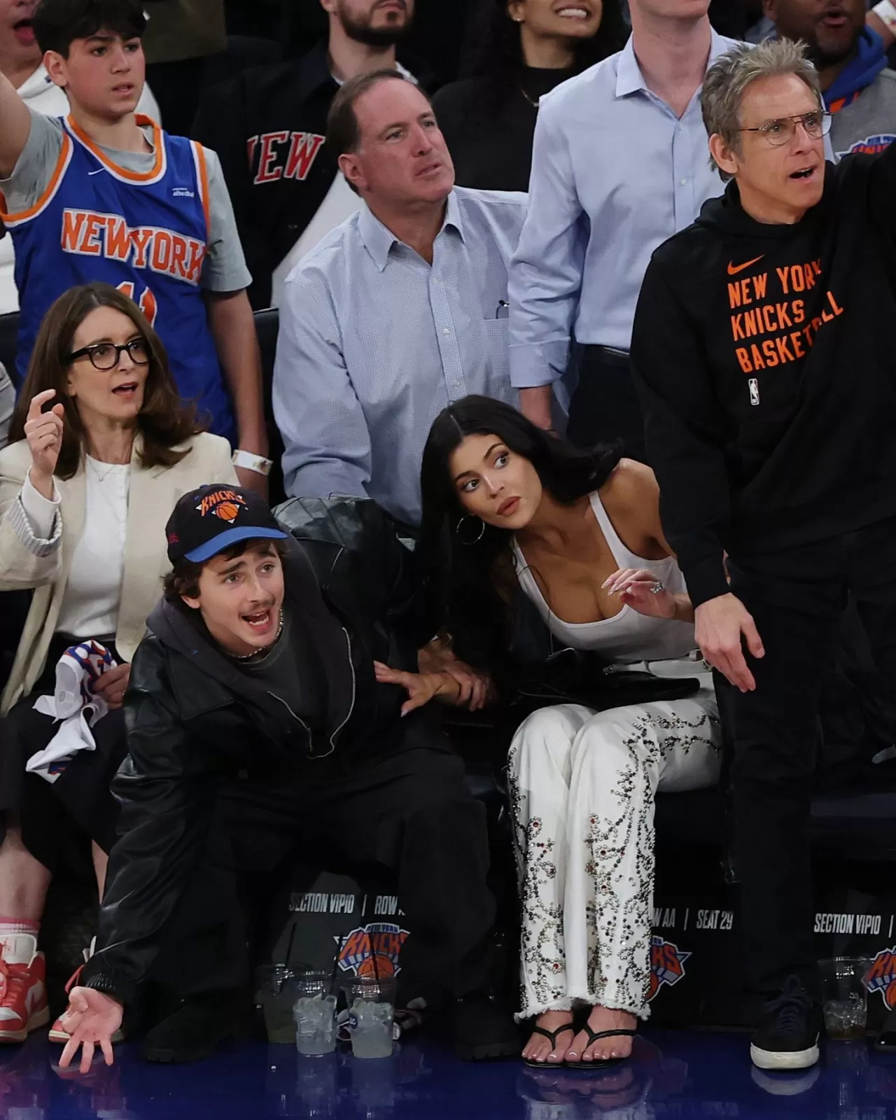Hollywood Yıldızları Knicks Maçında: Courtside Stili ve Ünlü Katılımı