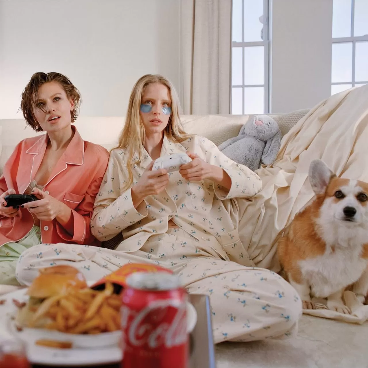 Vogue Mayıs 2026 Pijama Çekimi: Bibi Breslin ve Abby Champion New York'ta